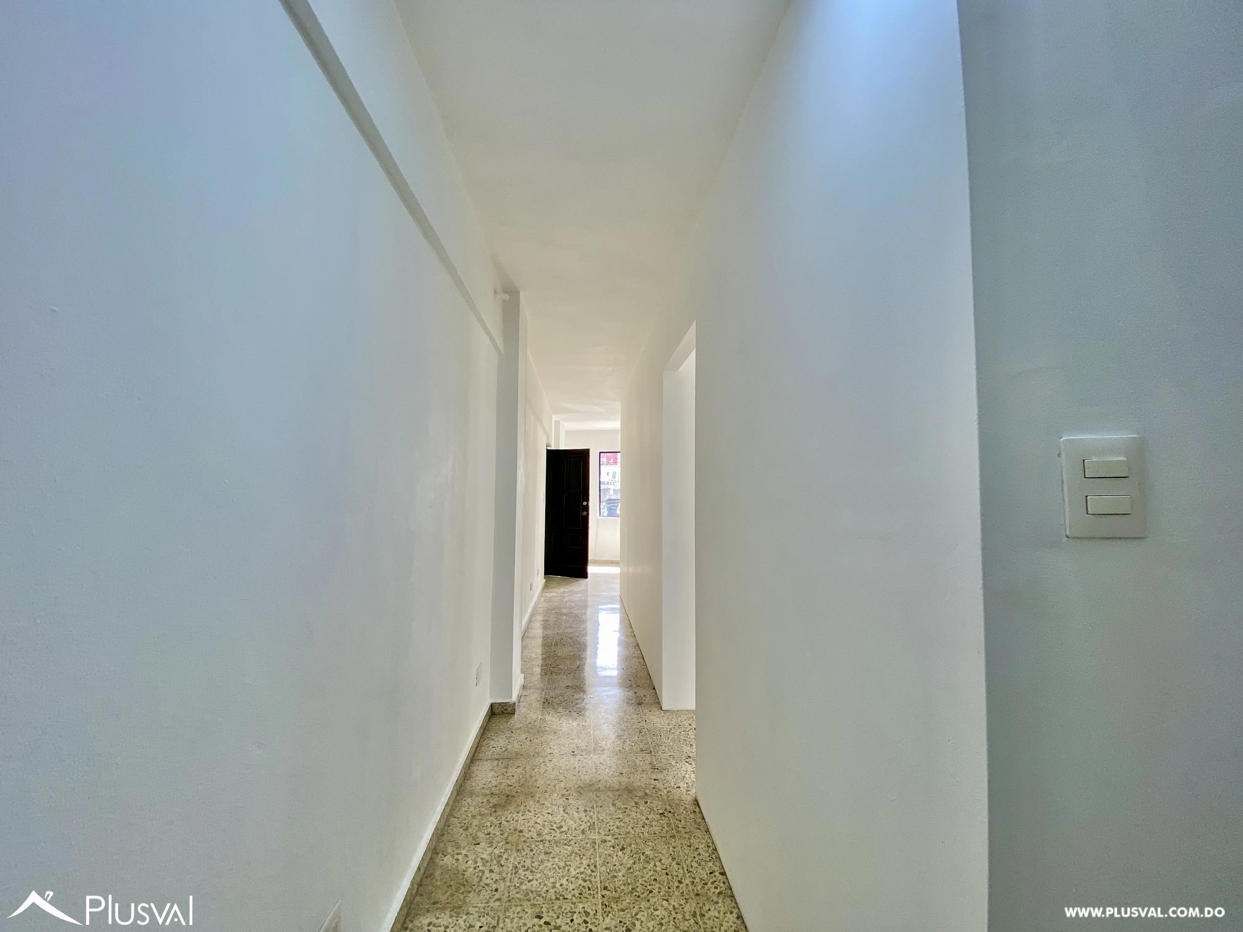 Local Comercial en Alquiler en Gazcue con Excelente Ubicación y Visibilidad 451750