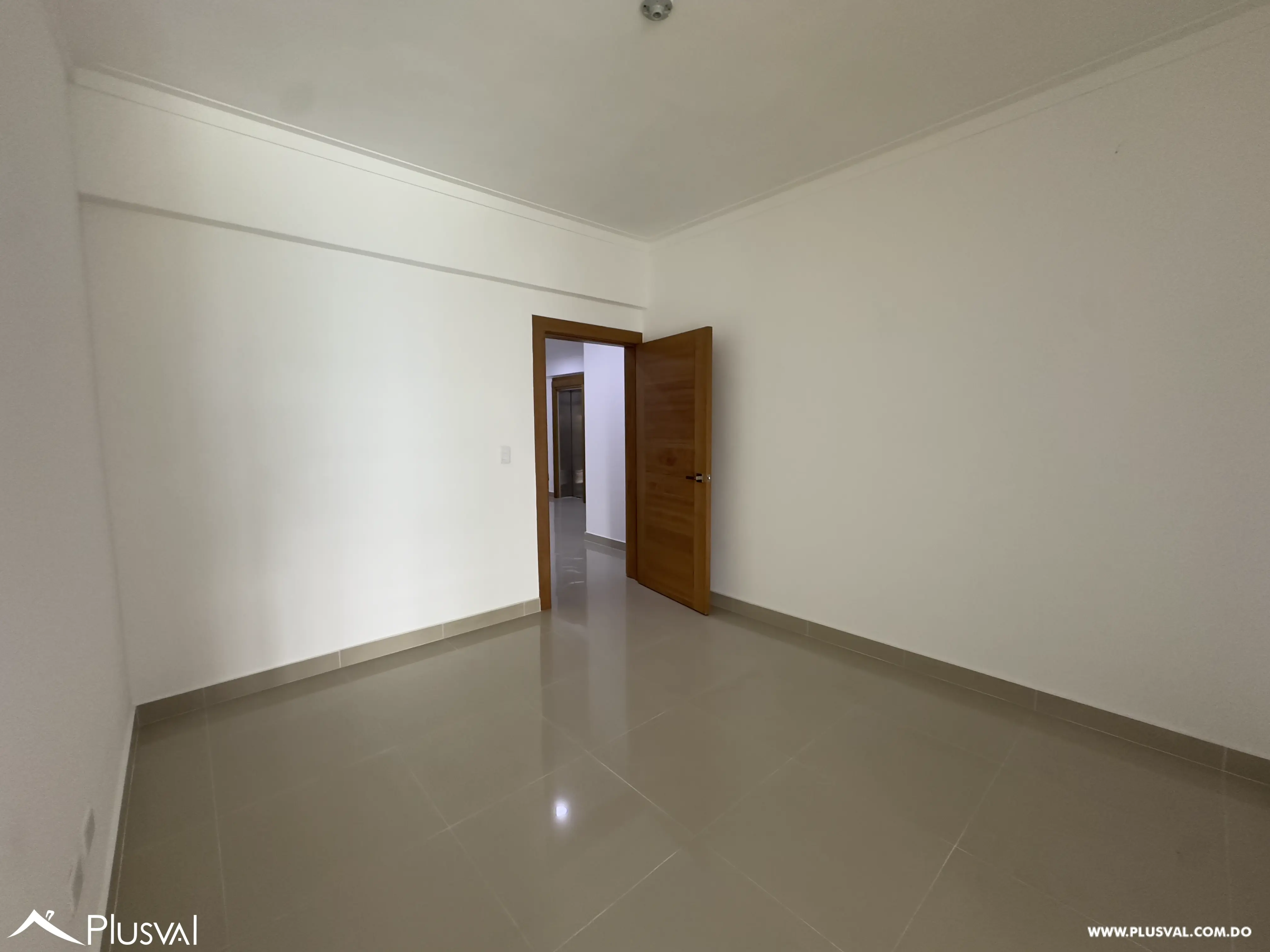 Apartamento en alquiler de 3 habitaciones en Urbanización Tropical 459792
