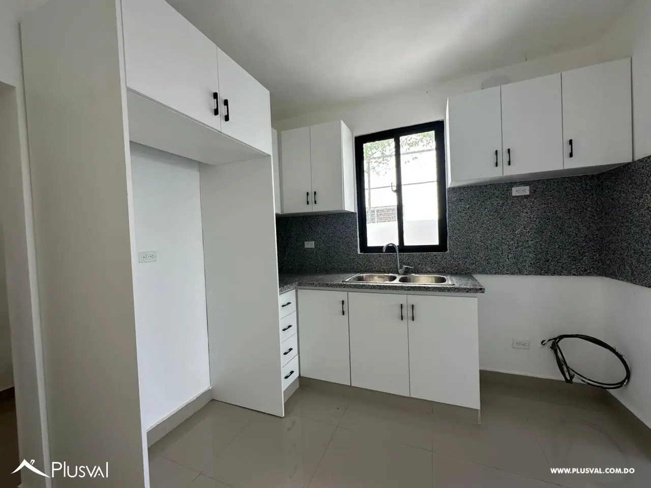SE VENDE AMPLIO APARTAMENTO EN PRIMER NIVEL 468310