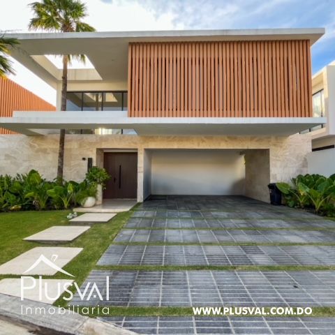 Presentamos esta lujosa residencia en Venta ubicada en Las Carmelitas 380599