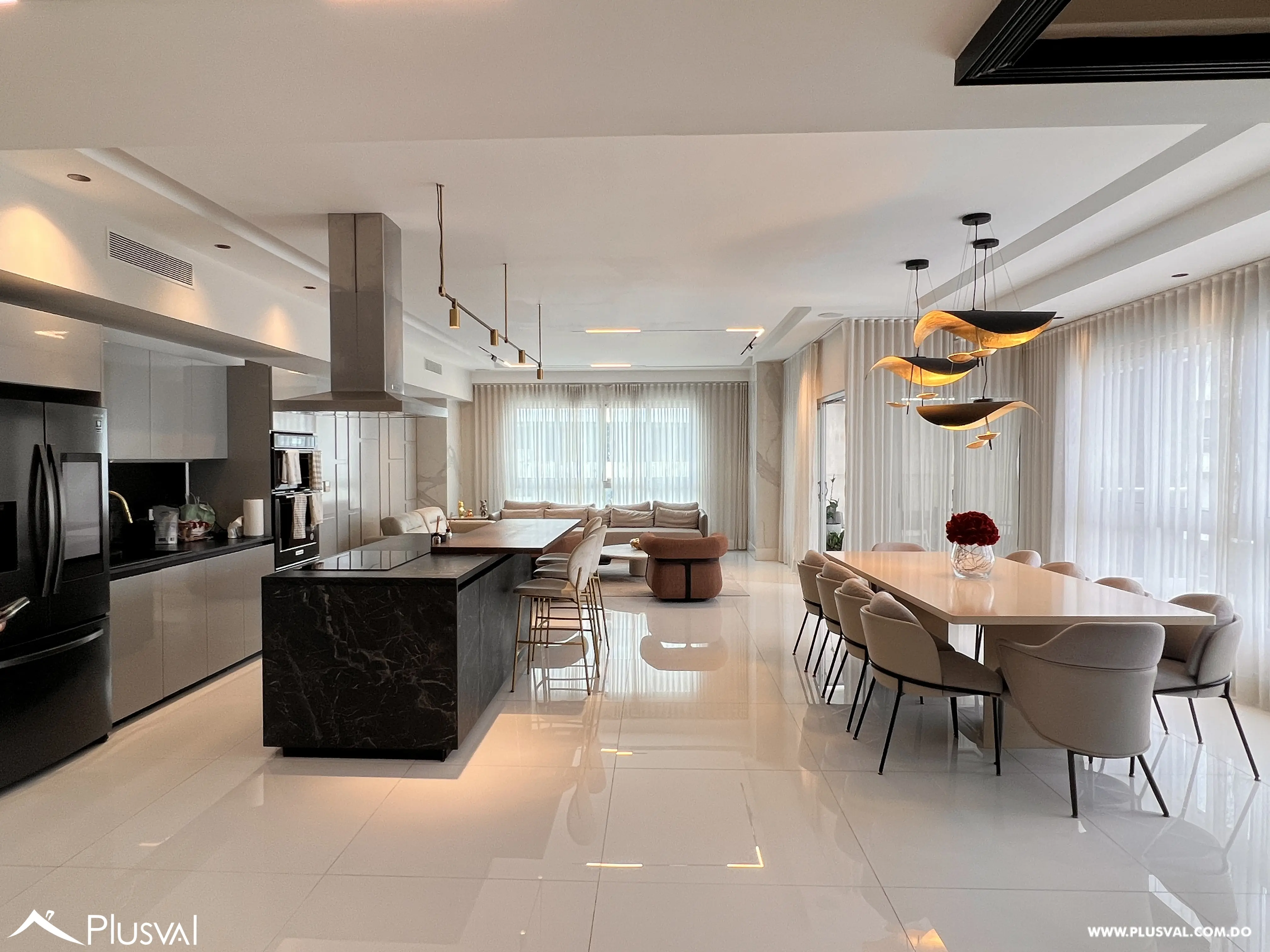 Amplio e Iluminado apartamento de venta en Piantini, piso alto y 5 parqueos 532891