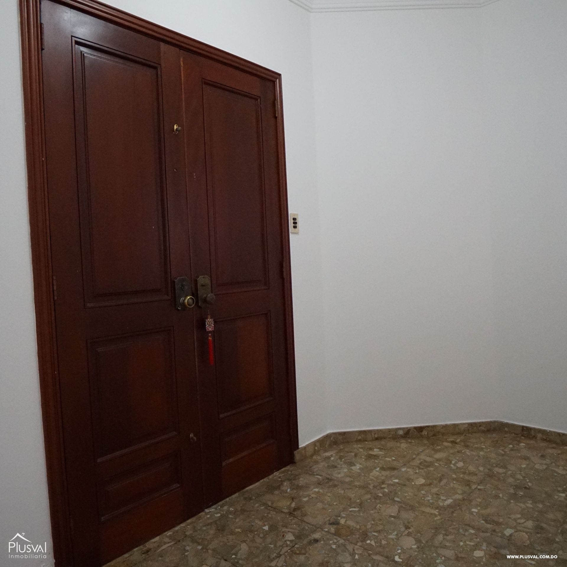 Amplia casa en VENTA en Cuesta Brava. 383613