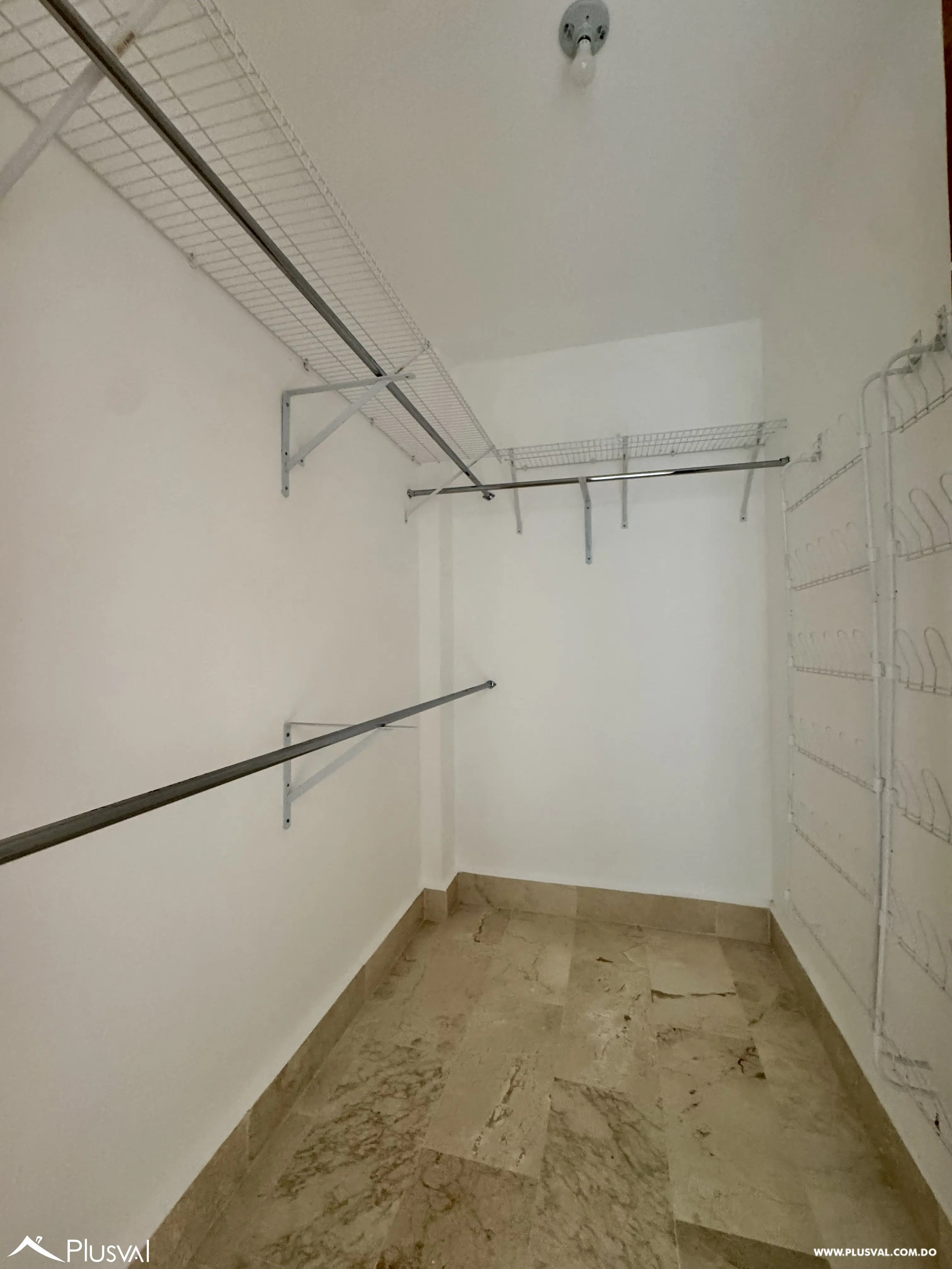 Alquilo Maravilloso Apartamento en  Piso Alto en el Corazon de Naco 527536