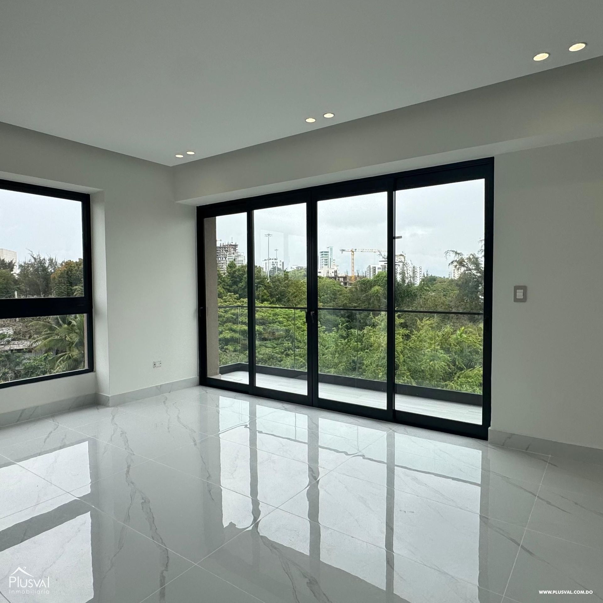 Apartamento listo en venta en el área monumental 461235