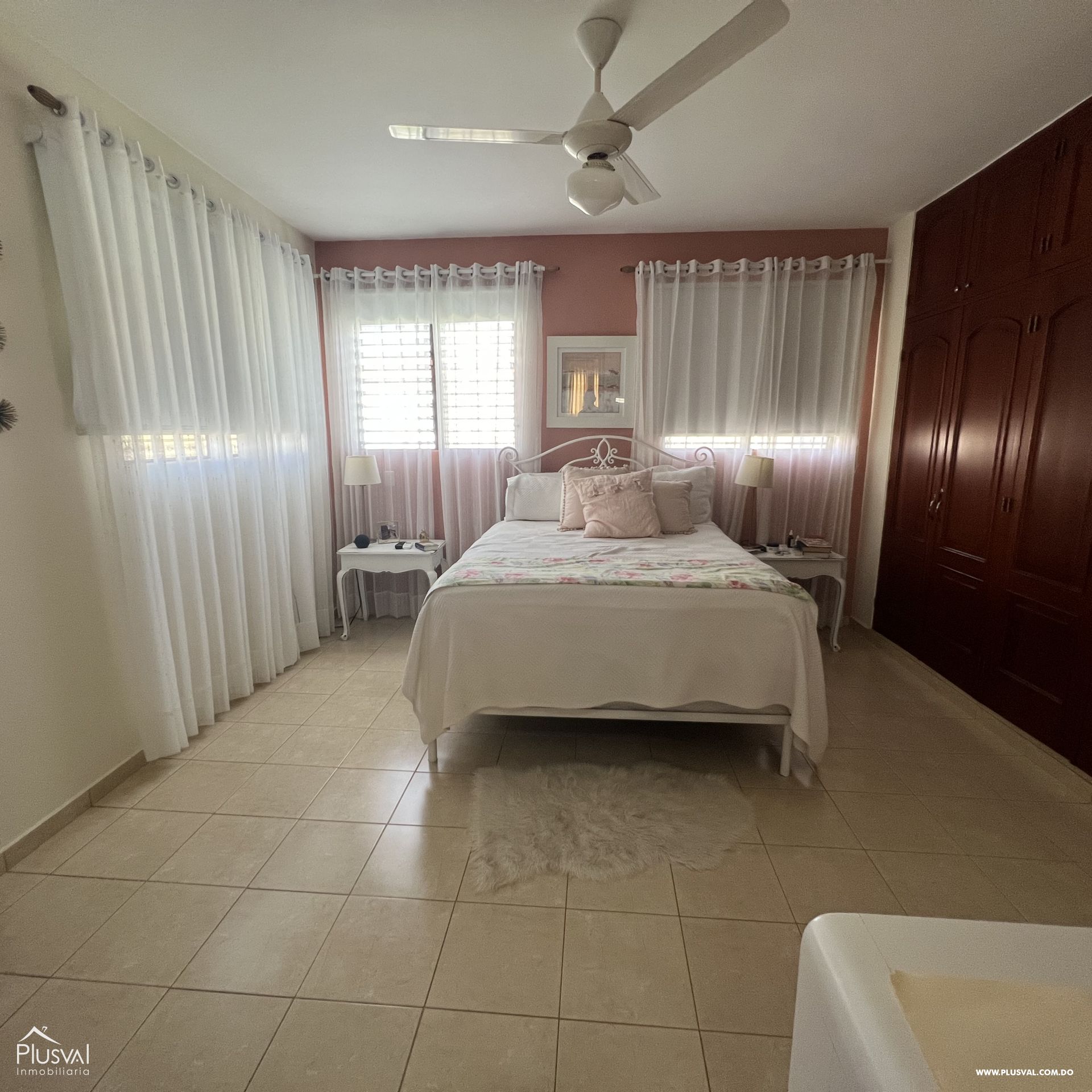 Hermosa Casa en Venta en Urbanizacion Cerrada 250511
