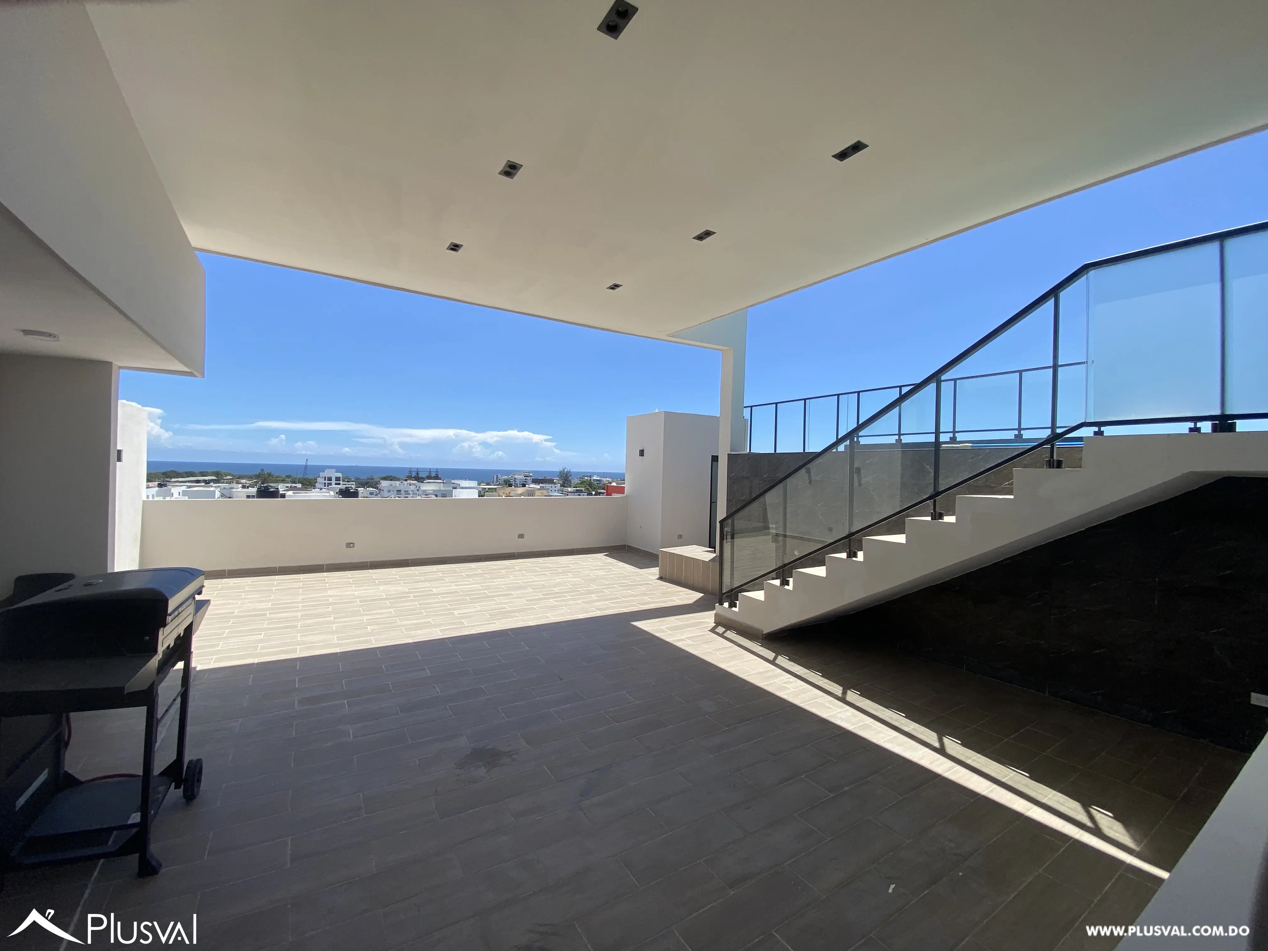 Penthouse de 3 niveles en venta en Jardines del Sur con terraza privada y vista al mar 460871