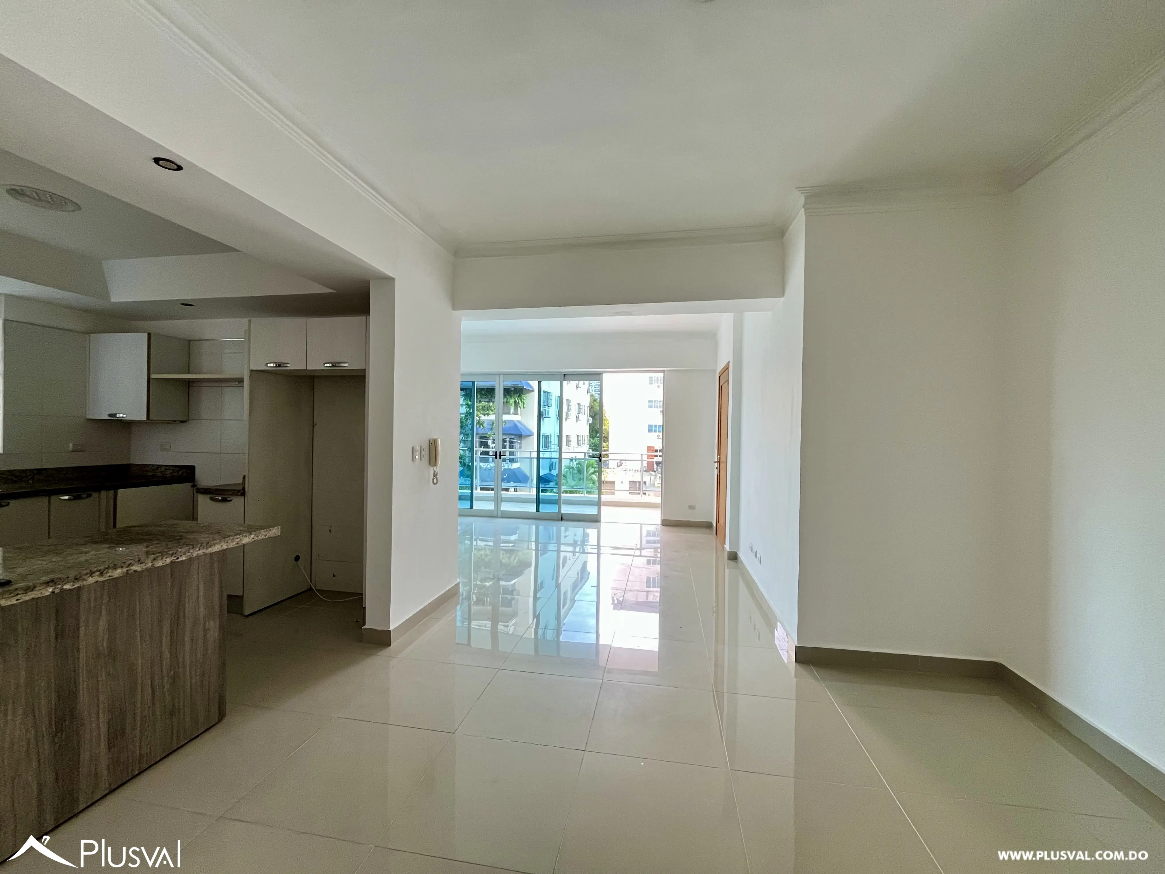 Se vende amplio apartamento con balcon tipo terraza 492541