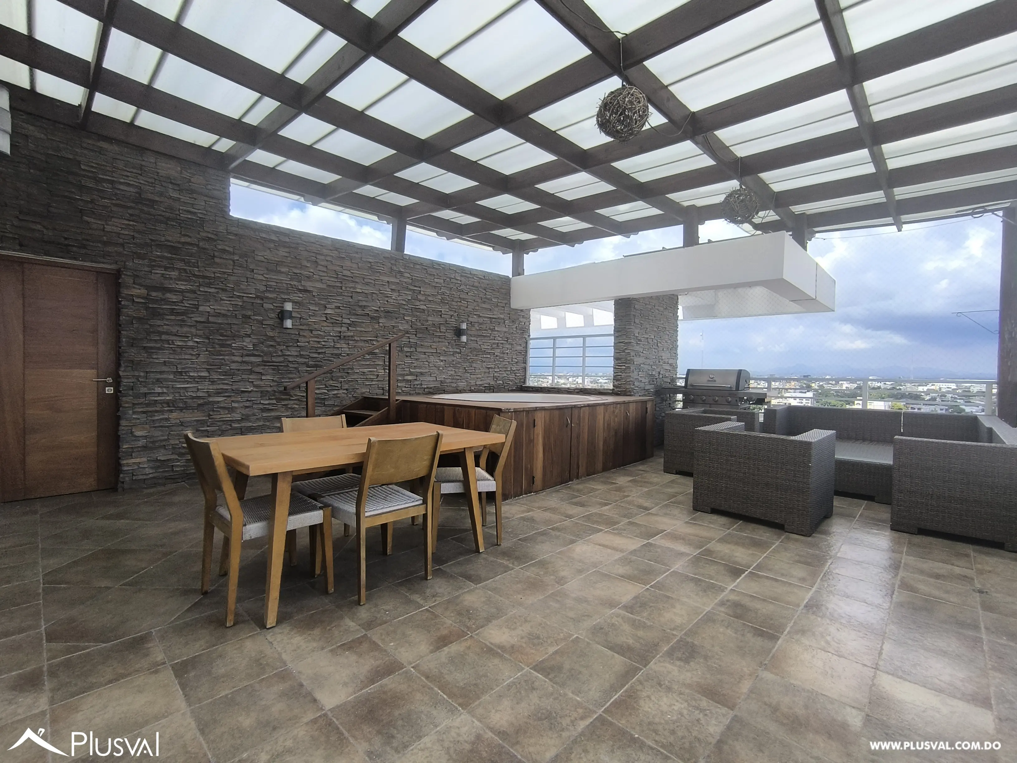 Apartamento de 3 Habitaciones con Terraza Privada en Alquiler en Evaristo Morales – Piso 11 466085