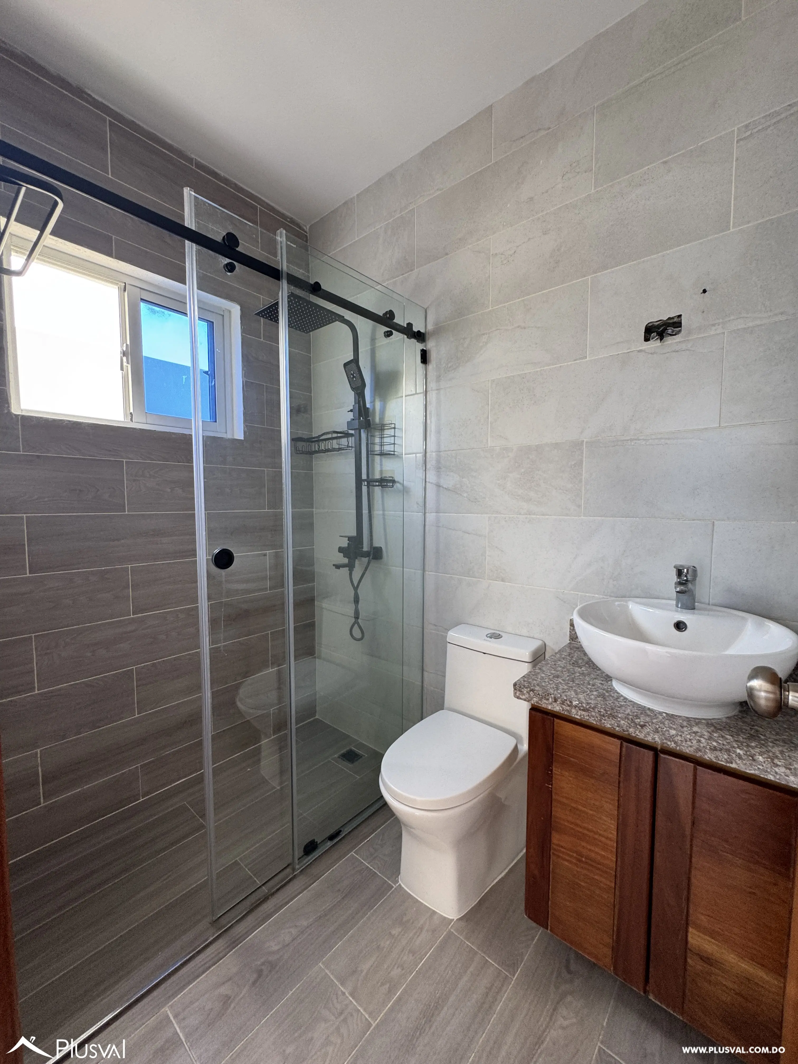 Penthouse en alquiler de 3 habitaciones con terraza en Altos de Arroyo Hondo 462857