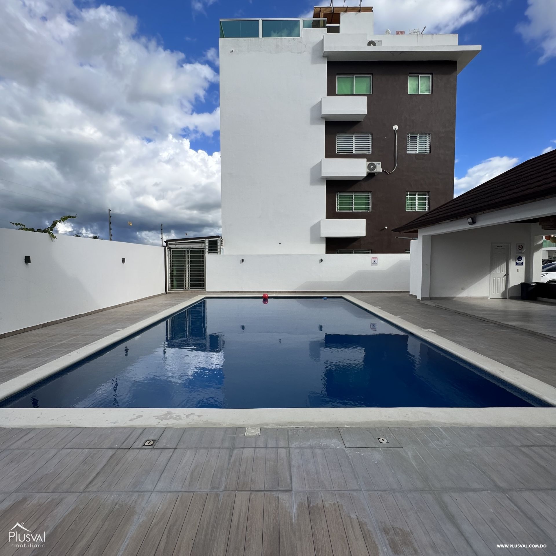 Amplio penthouse en venta en zona privilegiada de Santiago. 246024