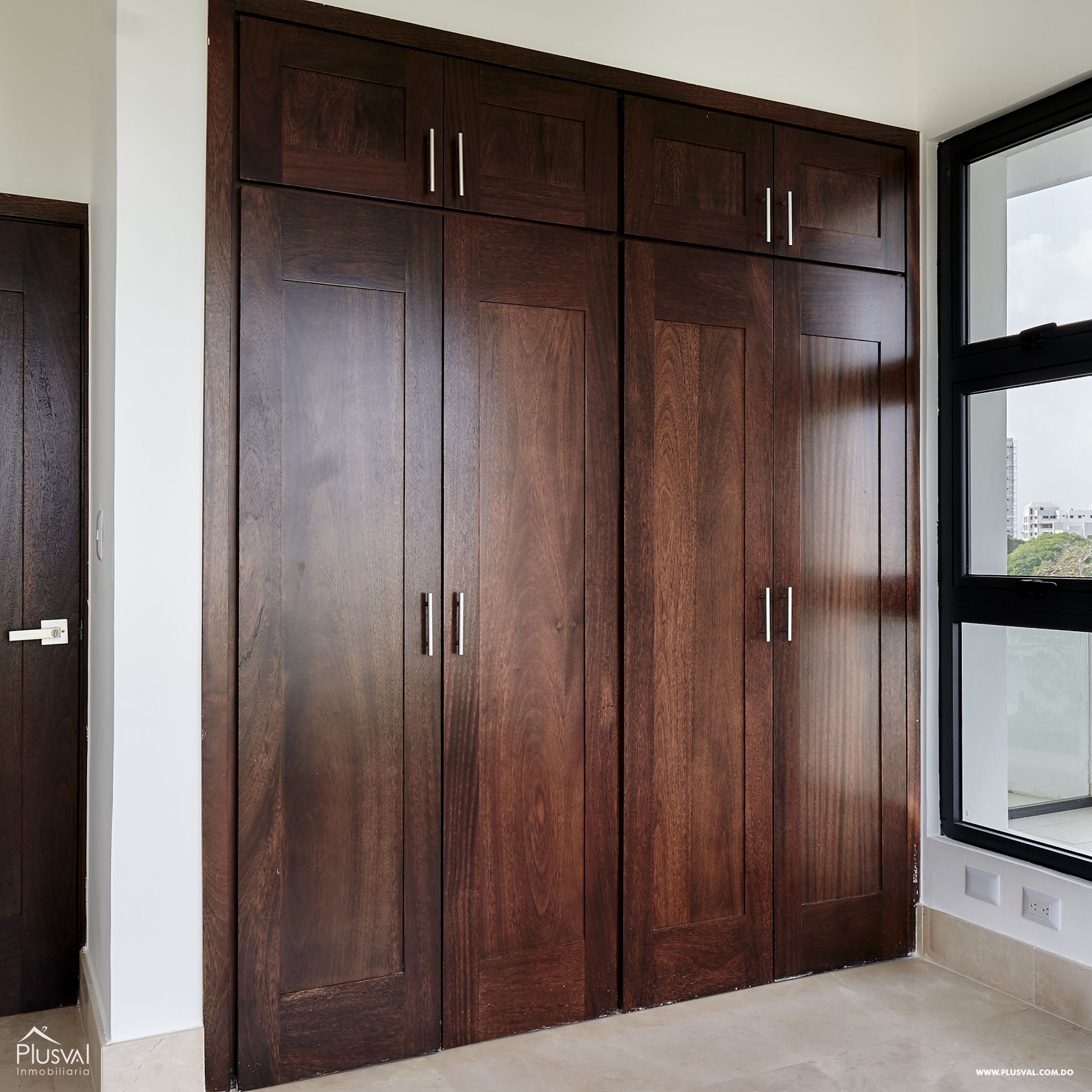 Moderno y exclusivo apartamento ubicado en el piso 8 de una torre residencial en el polígono central de la ciudad 446557
