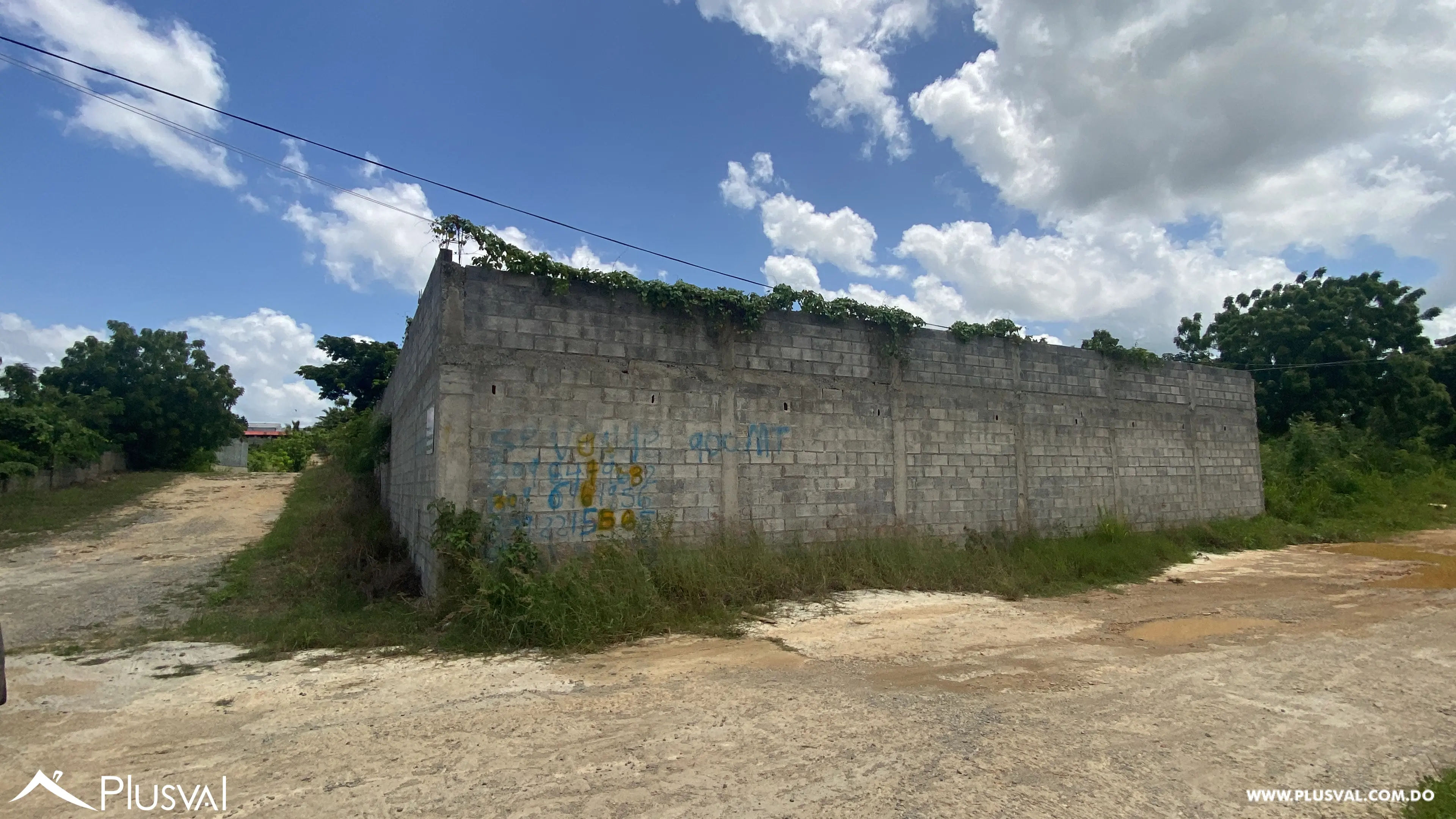 Vendo Excelente Solar en Esquina en Urb. Prados del Este- 452073