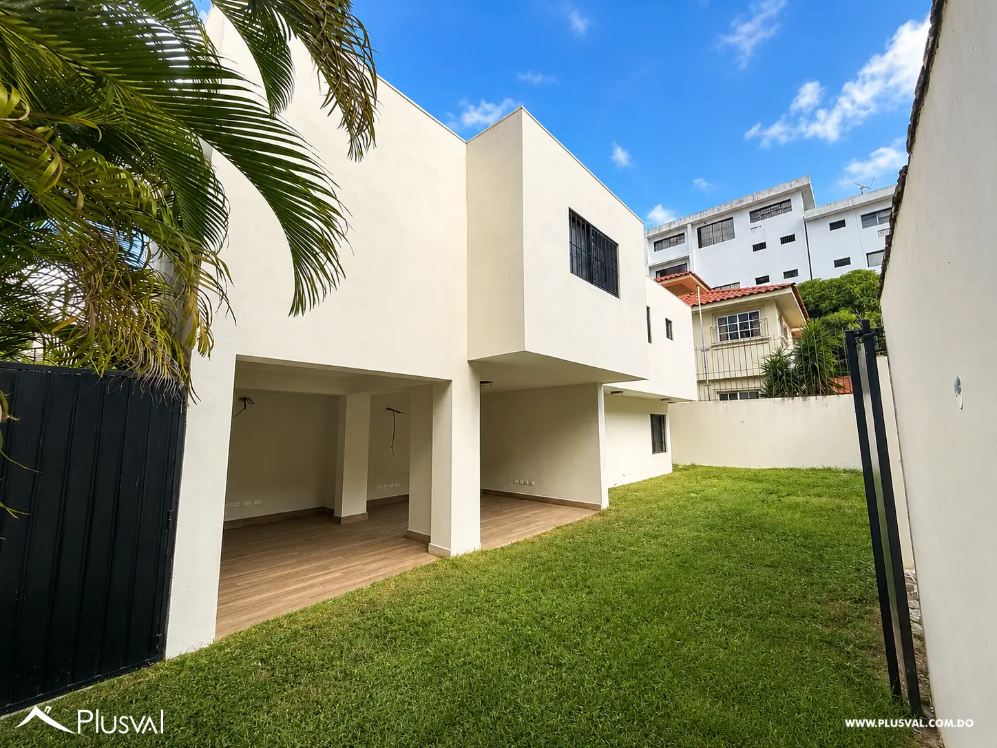Casa en alquiler en Ensanche Paraíso | Uso residencial o comercial 520046