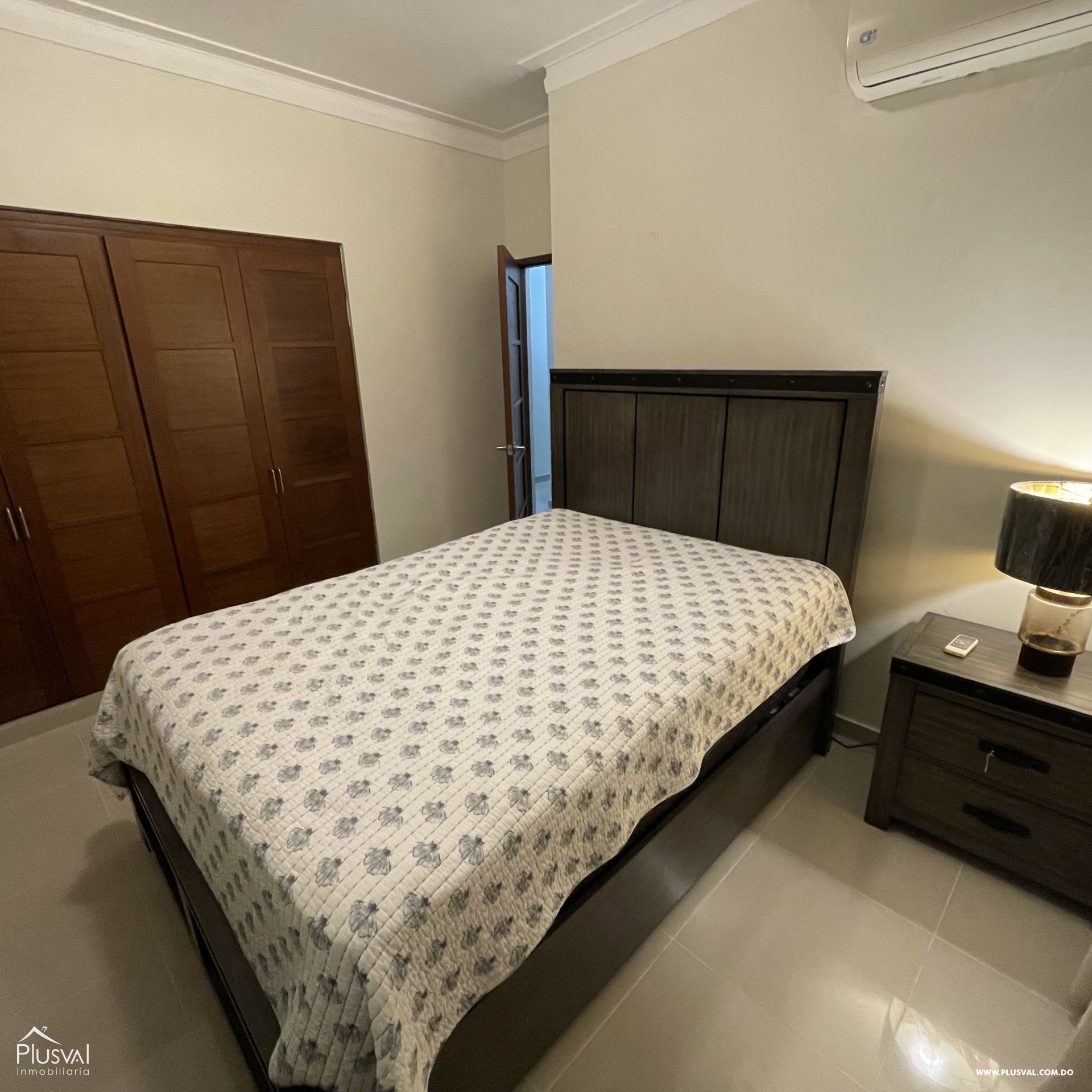 Apartamento en Alquiler en Evaristo Morales 256237