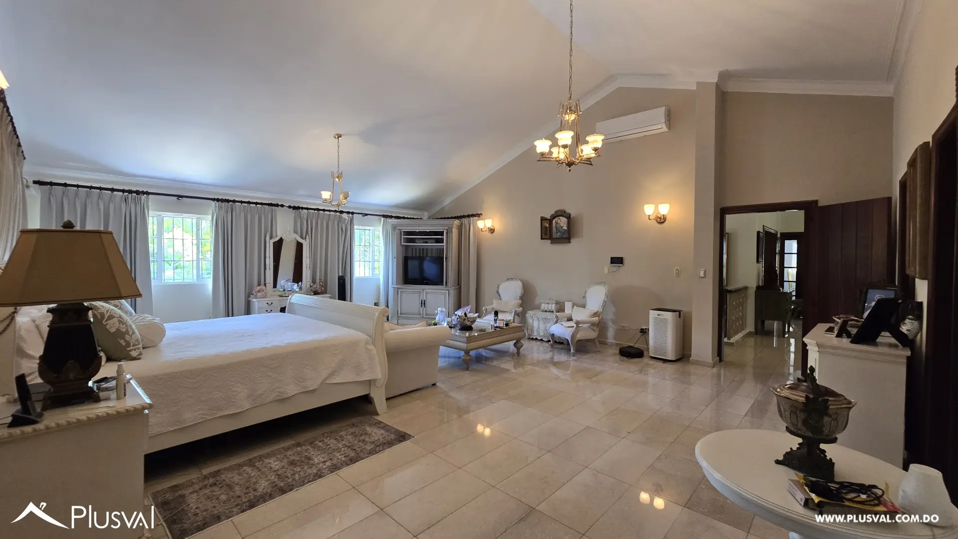 Un Hogar para Crear Recuerdos Inolvidables, Casa en Venta en Cuesta Hermosa I. 479581