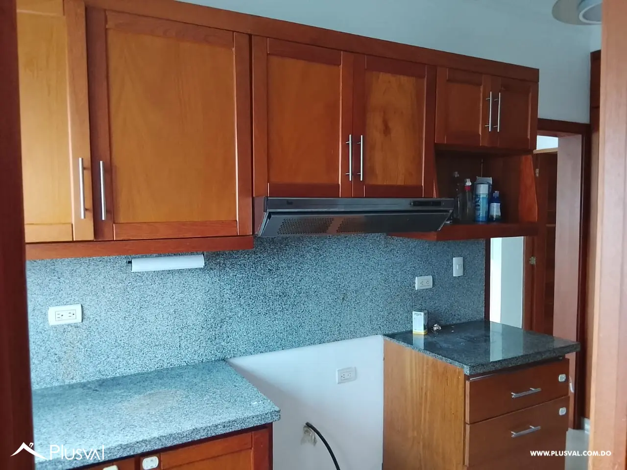 Alquiler de apartamento de 3 habitaciones en Evaristo Morales 469066