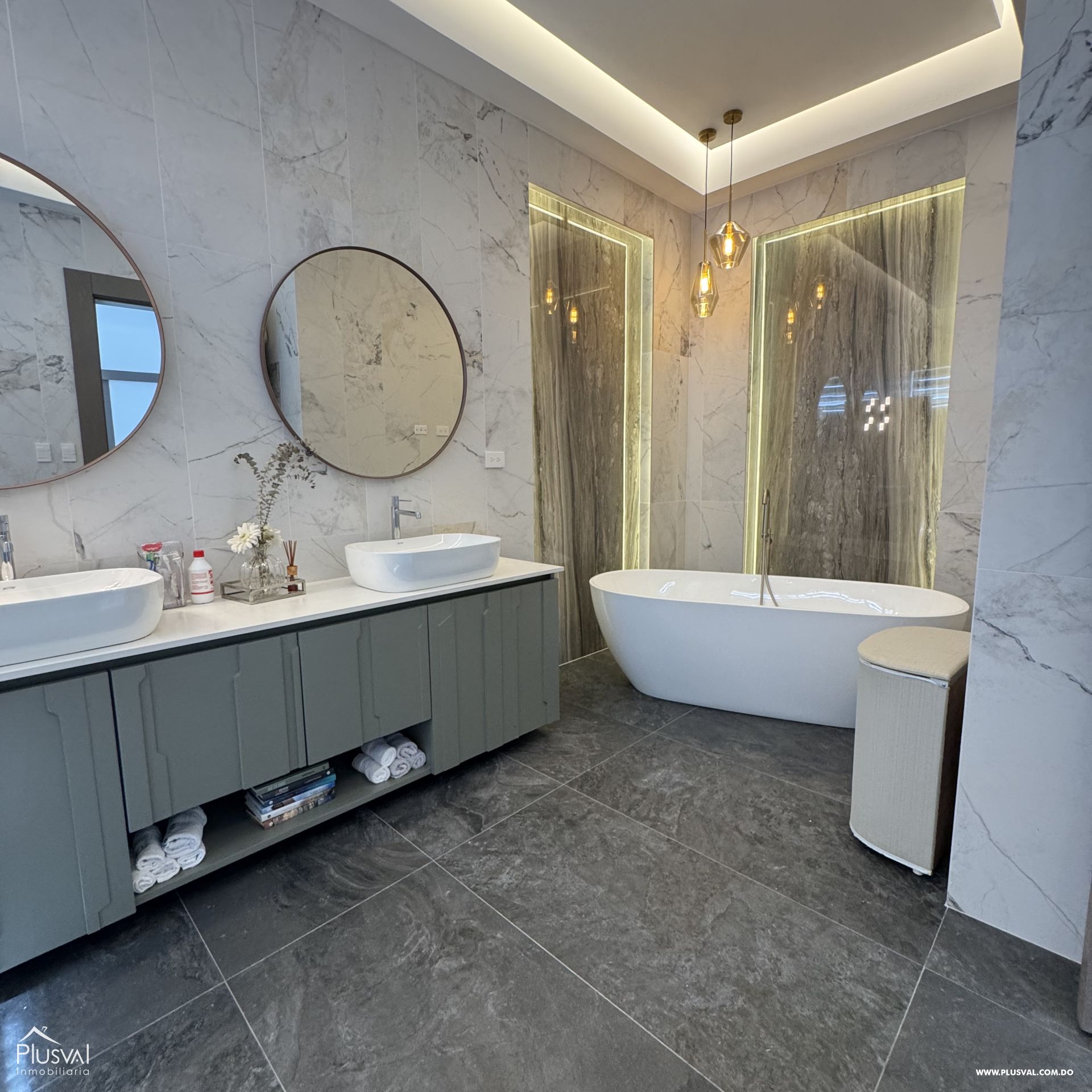 Vivienda de 2 niveles en Proyecto seguro de Santiago. 406877