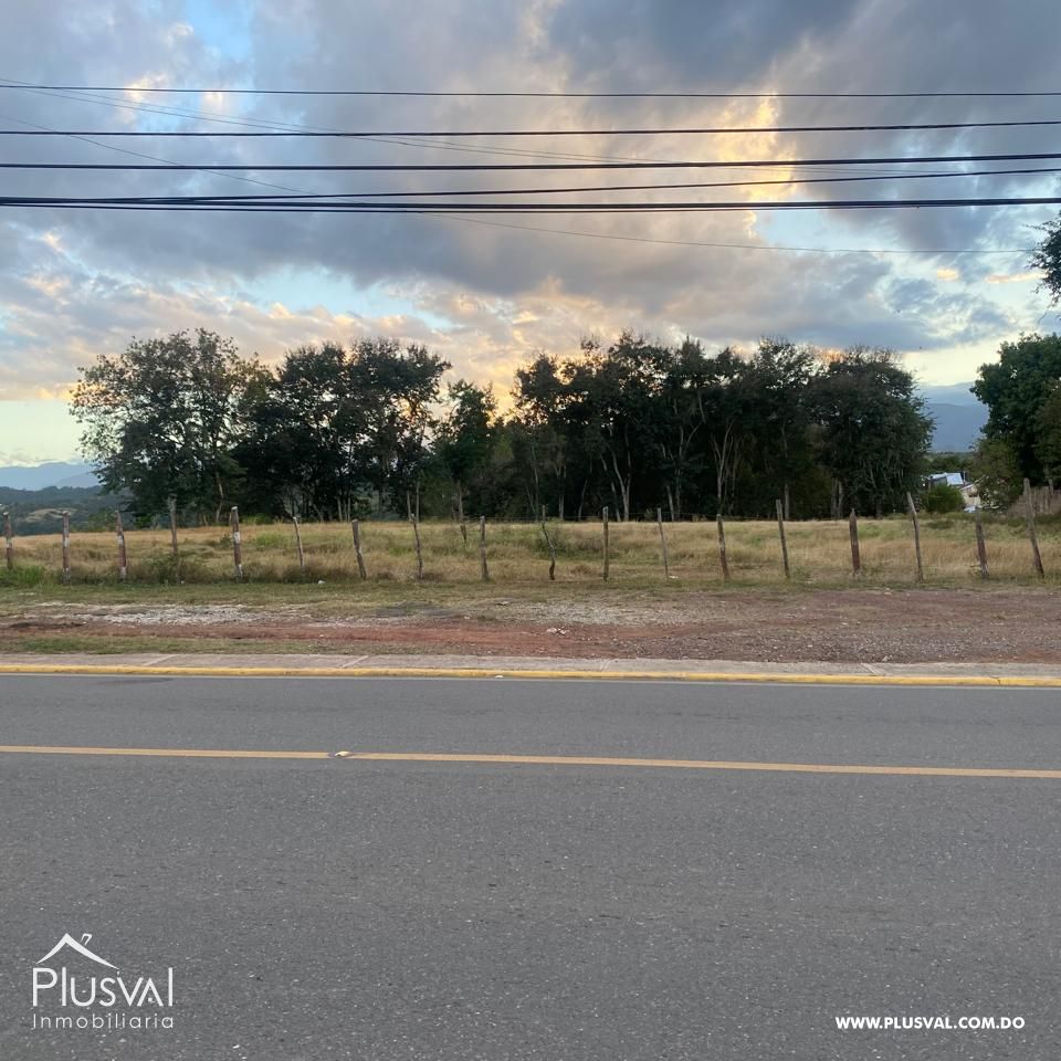 Venta de amplio Terreno en Sajoma en  la ave. Santiago 416243