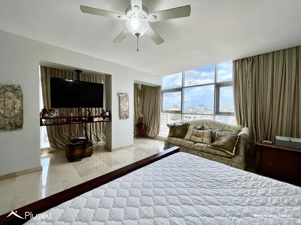 Excelente PH de 3 niveles en venta en una de las zonas mas tranquilas de Naco 492604