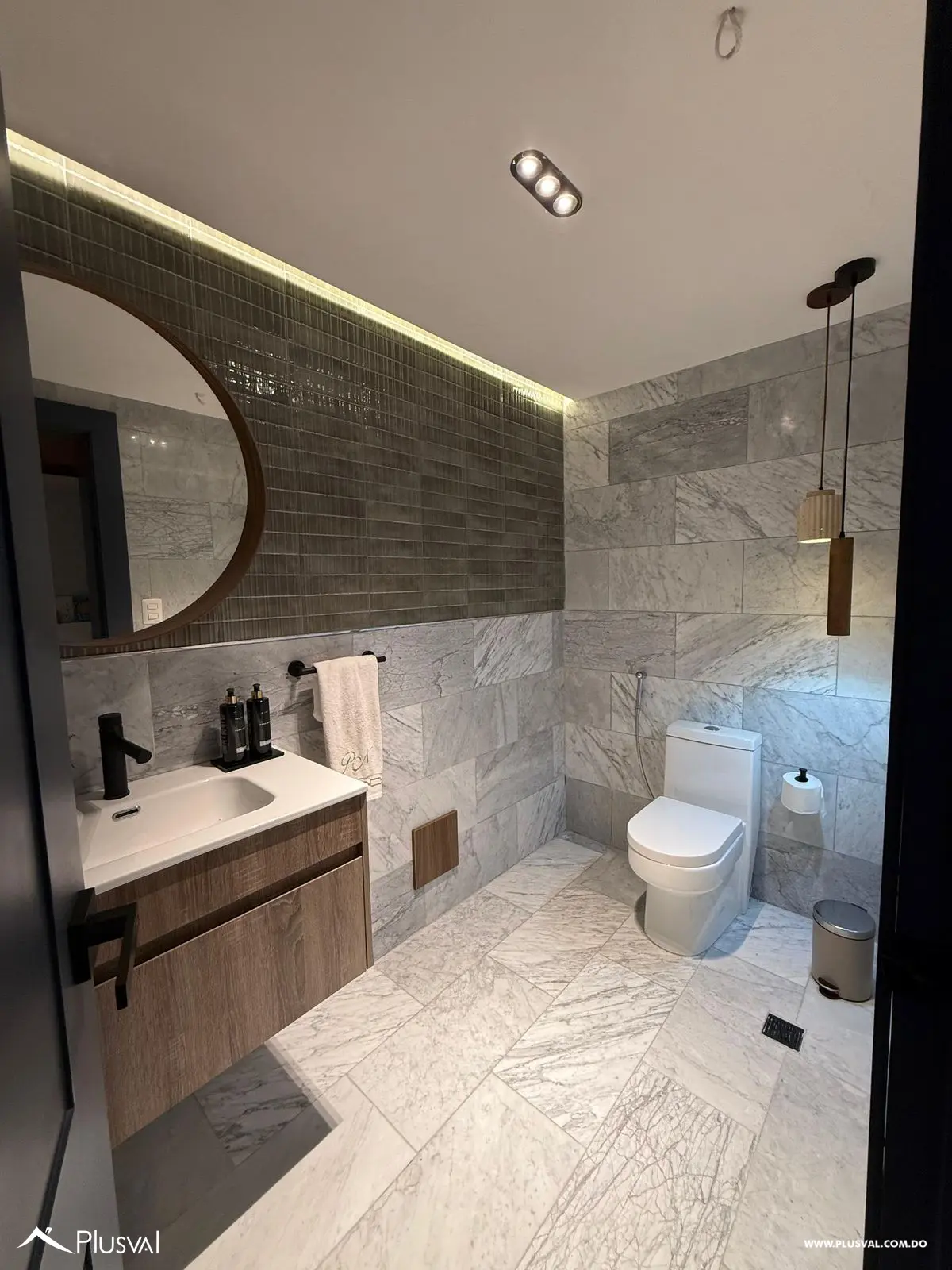 Se vende amplio apartamento en la Esperilla 510120