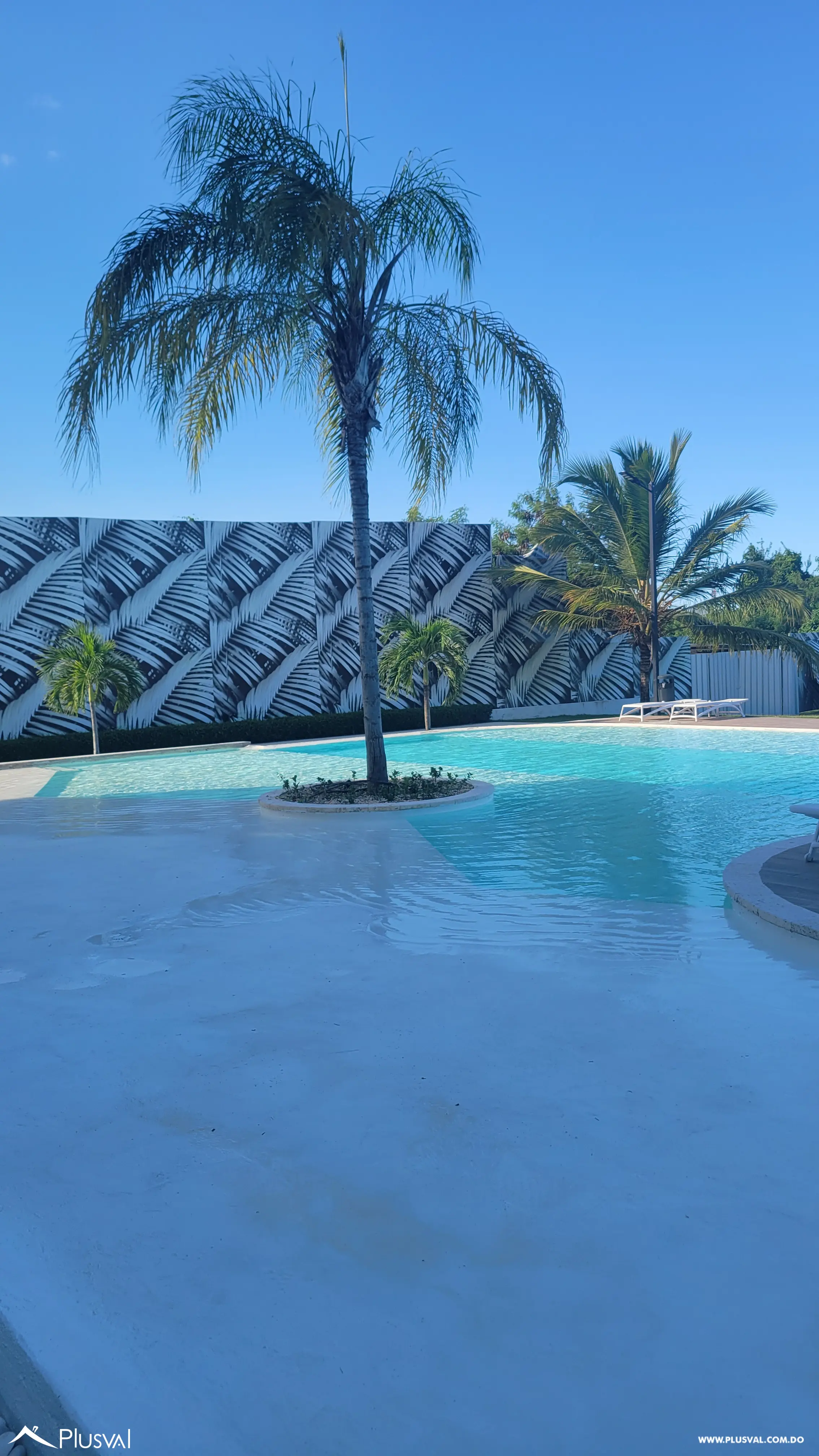 Venta de moderno apartamento amueblado en Cana Rock con acceso directo a Piscina 465299