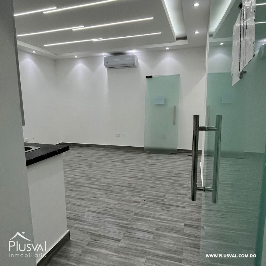 Amplio local en venta en Piantini 306998