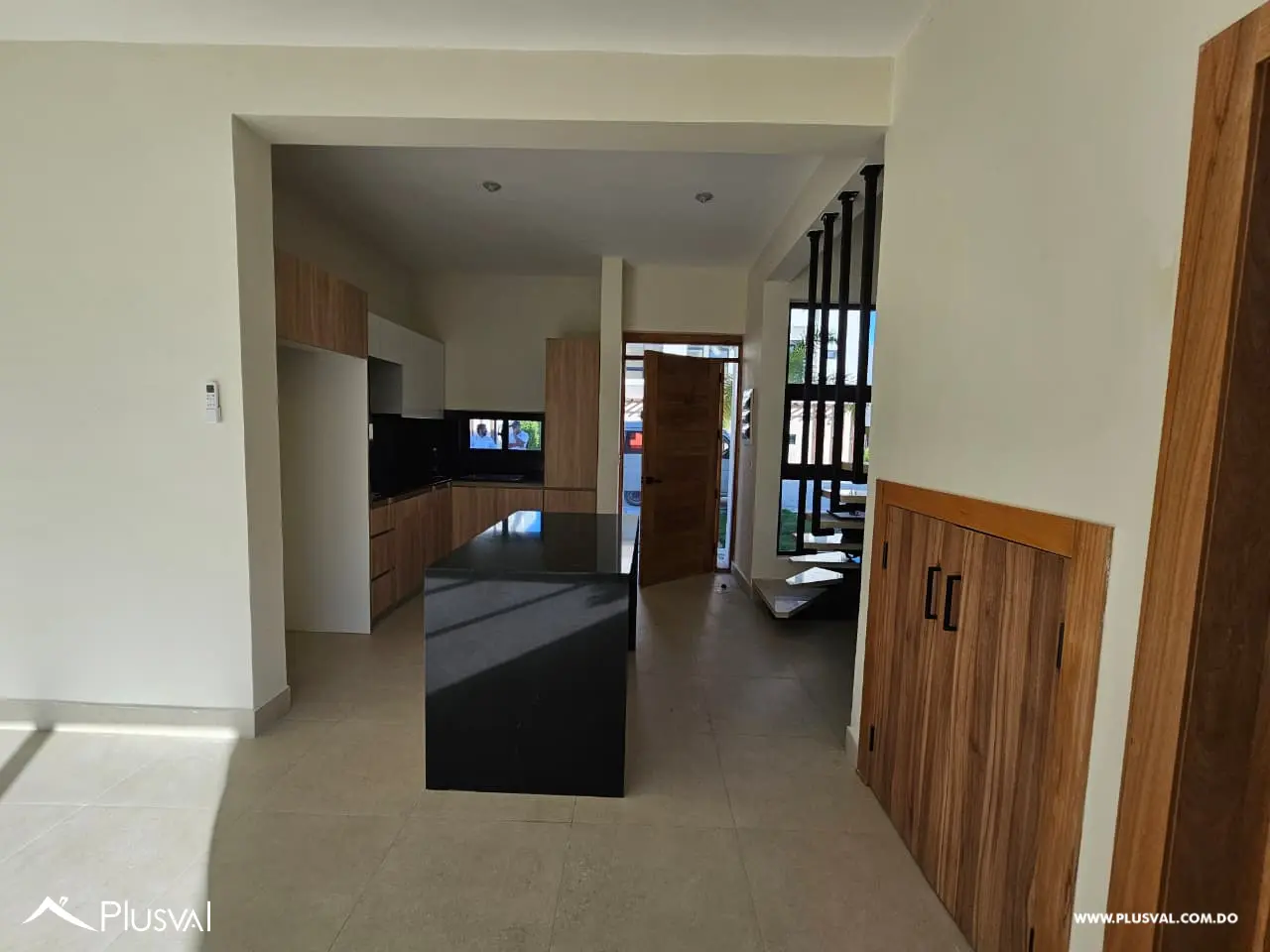 Casa en renta con piscina, terraza y jardín privado, amplios espacios y concepto abierto 477957