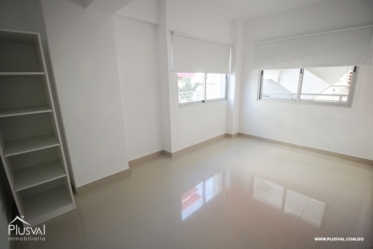 Apartamento en Alquiler Evaristo Morales con Línea Blanca 209402