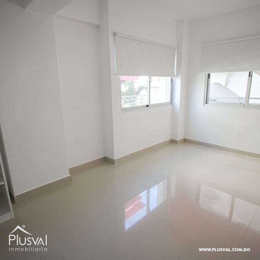 Apartamento en Alquiler Evaristo Morales con Línea Blanca 209402