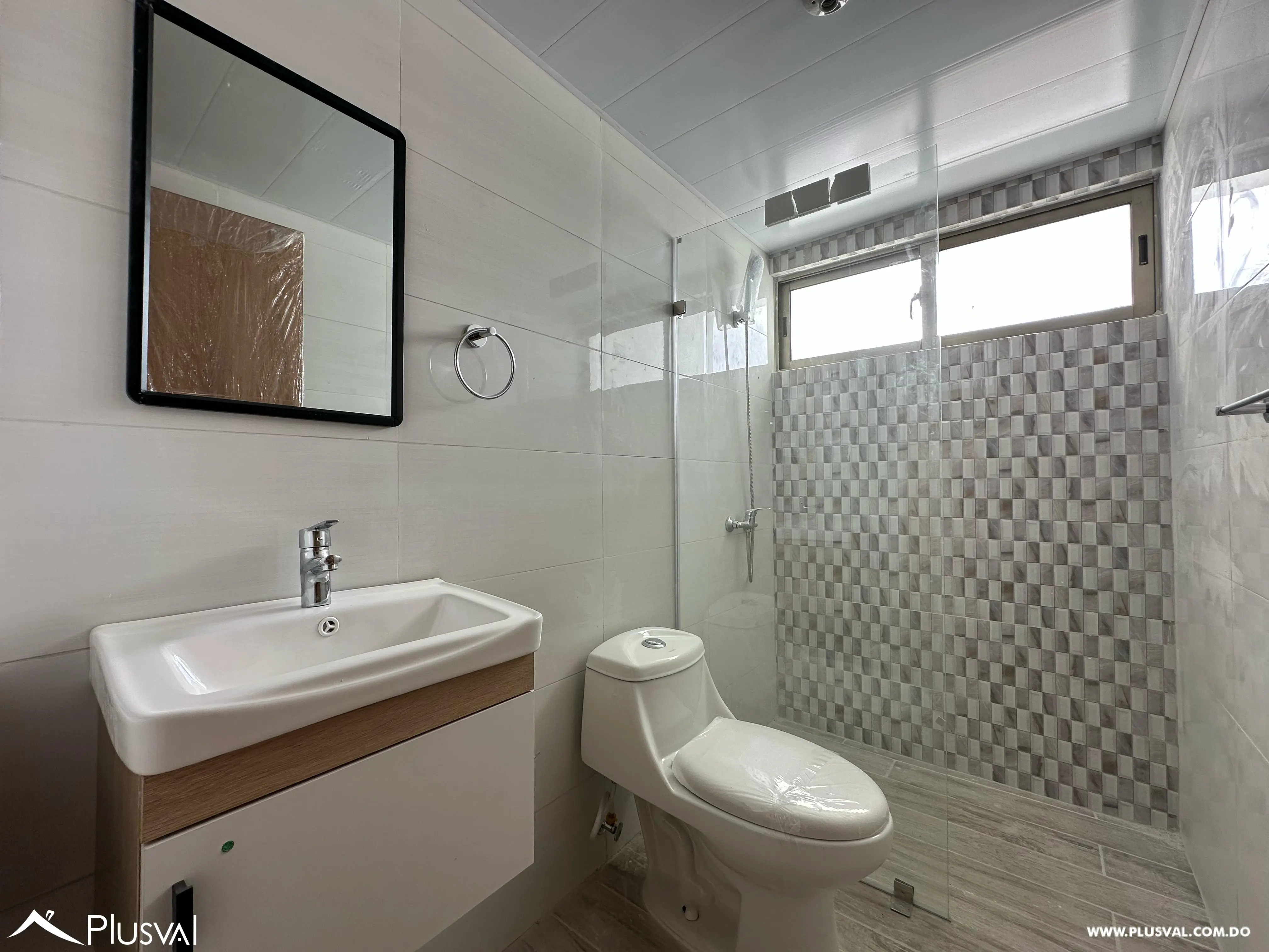 Apartamentos en venta de 2 y 3 habitaciones con patio y terraza 482366