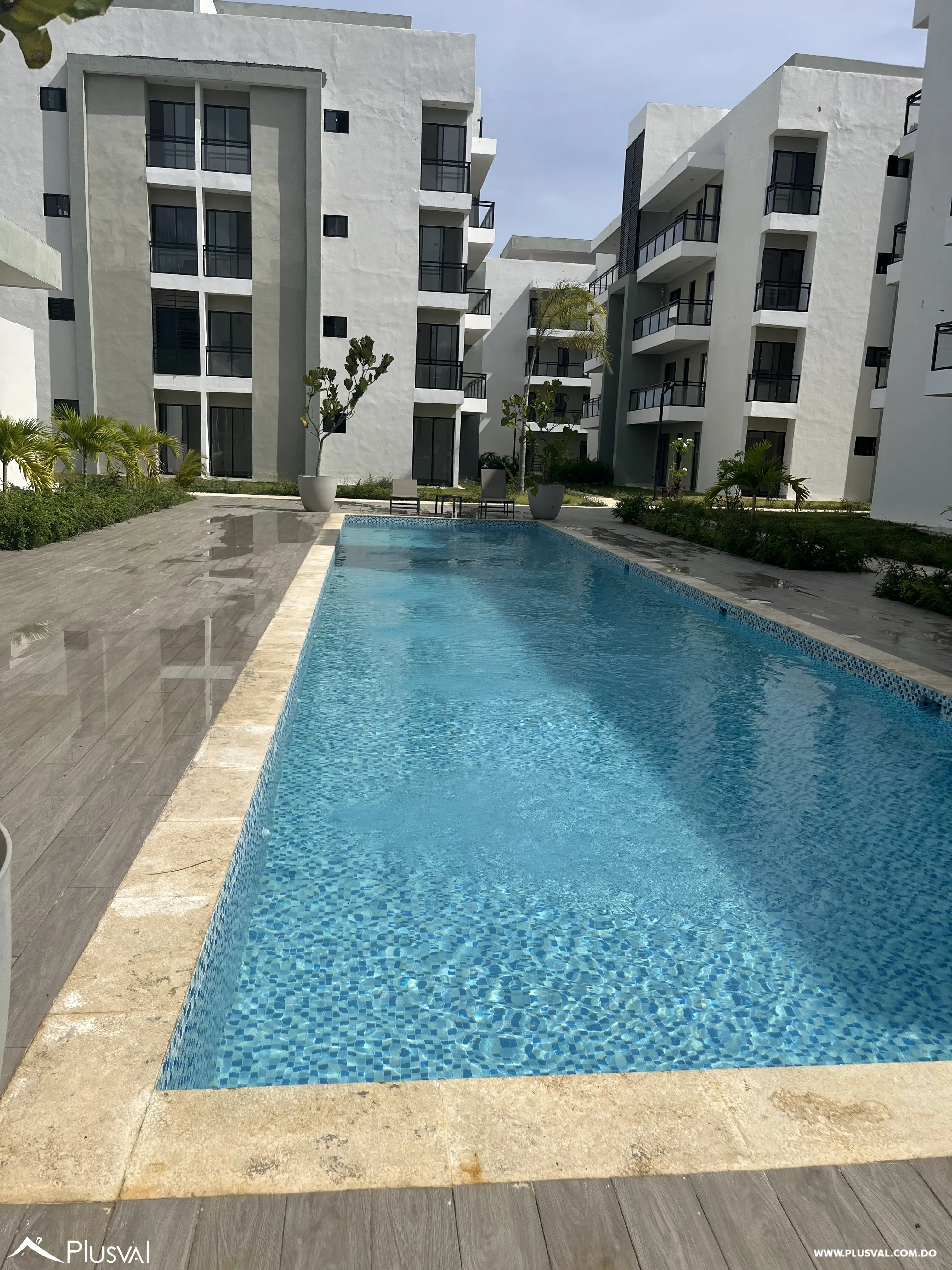 Romana Residences 518930
