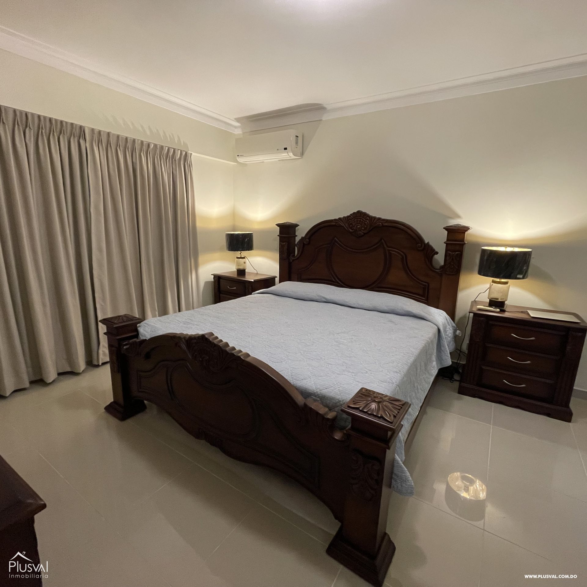 Apartamento en Alquiler en Evaristo Morales 256081