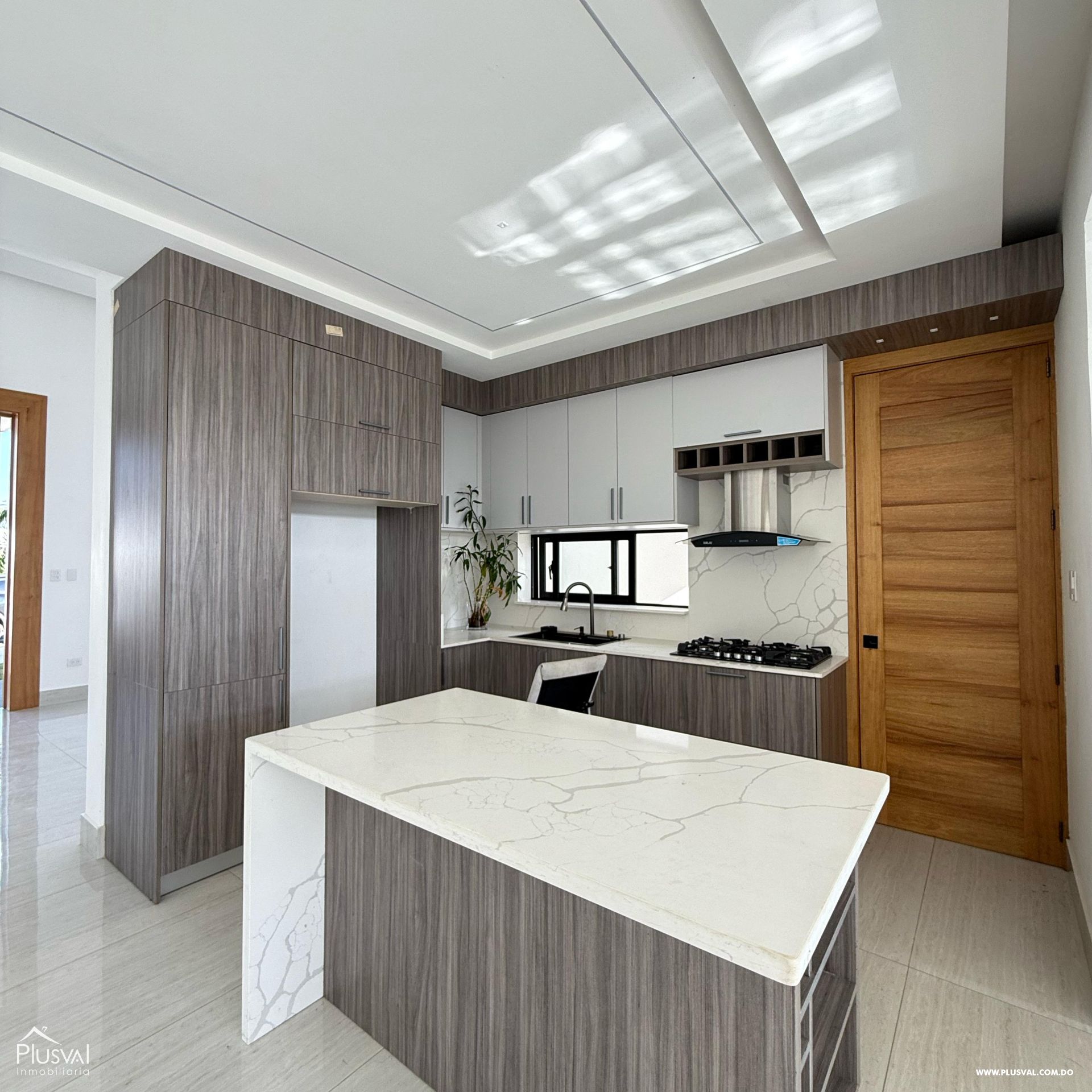 Amplia casa en exclusivo sector de Santiago. 416621
