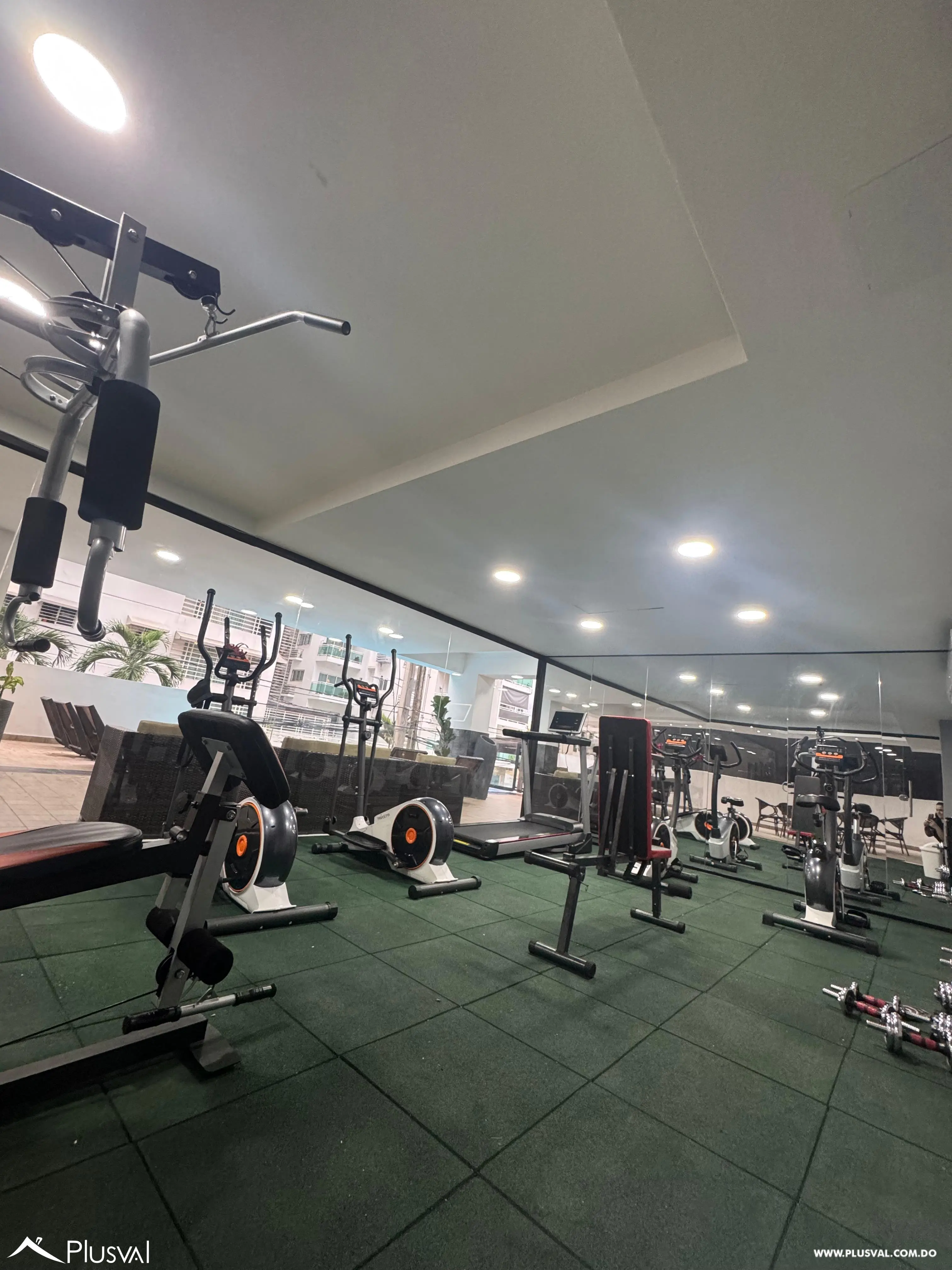 Alquiler de apartamento en torre moderna de Evaristo Morale 482314