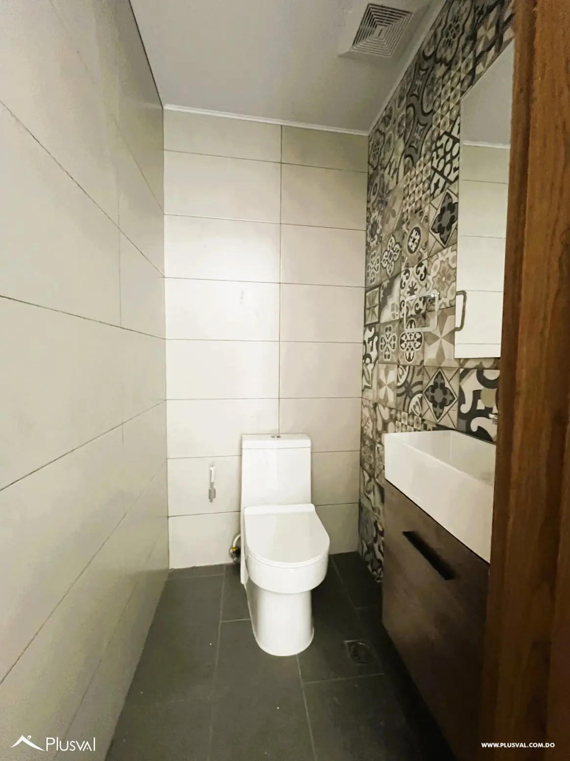 Apartamento de 2 habitaciones con línea blanca en alquiler 526103