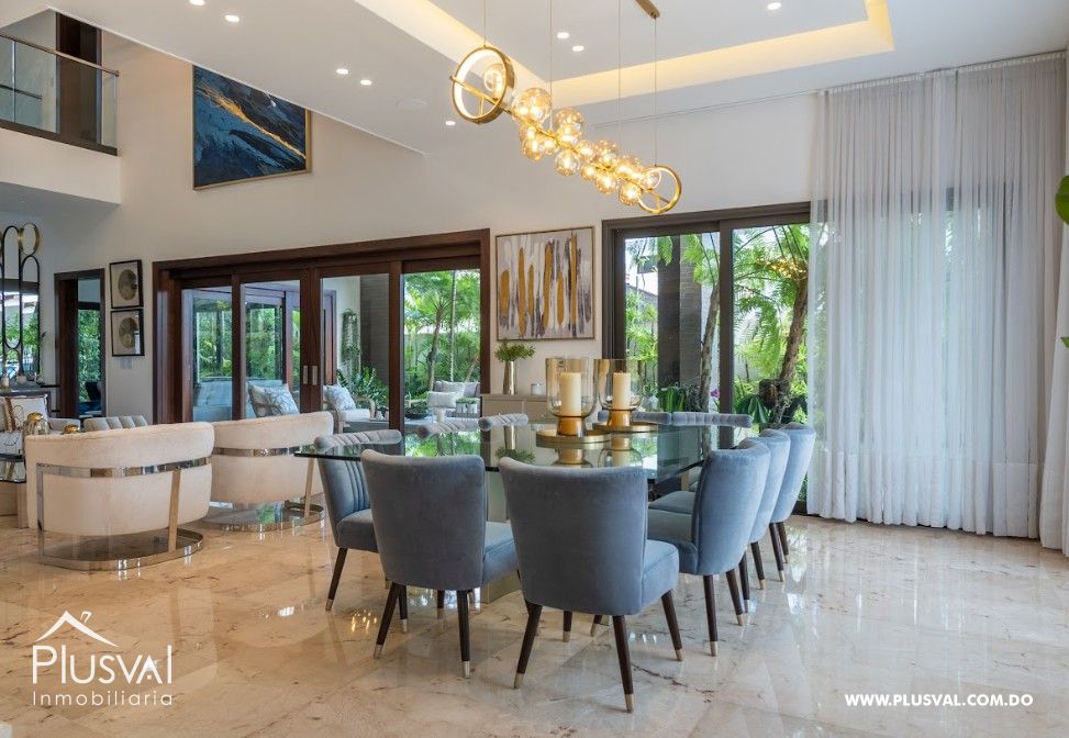 Elegante y Espaciosa Casa de Tres Niveles en Venta Ubicada en Cerros de Gurabo 495873