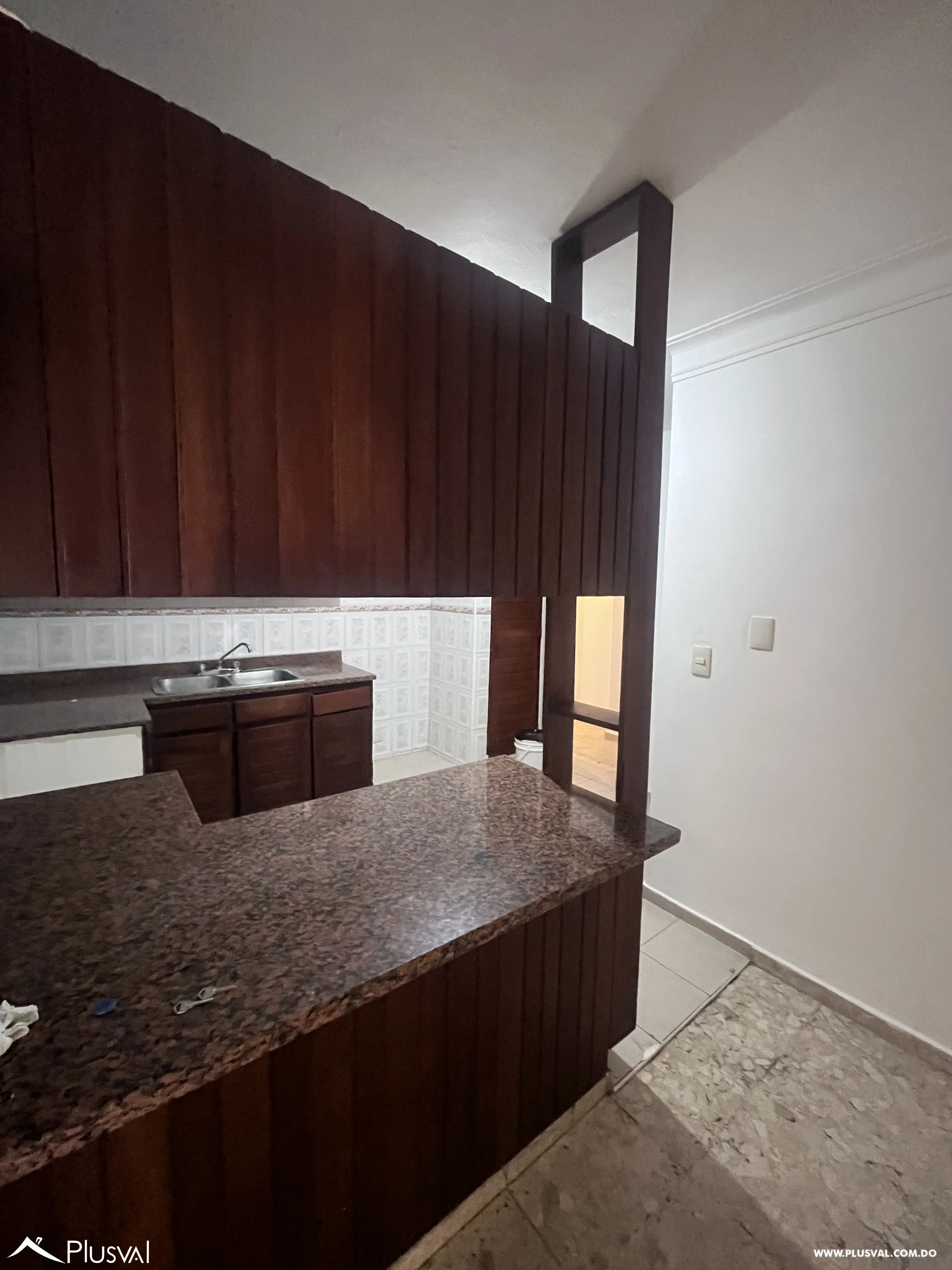Apartamento en alquiler en el sector Paraiso de 3 habitaciones para uso residencial u oficinas 493658