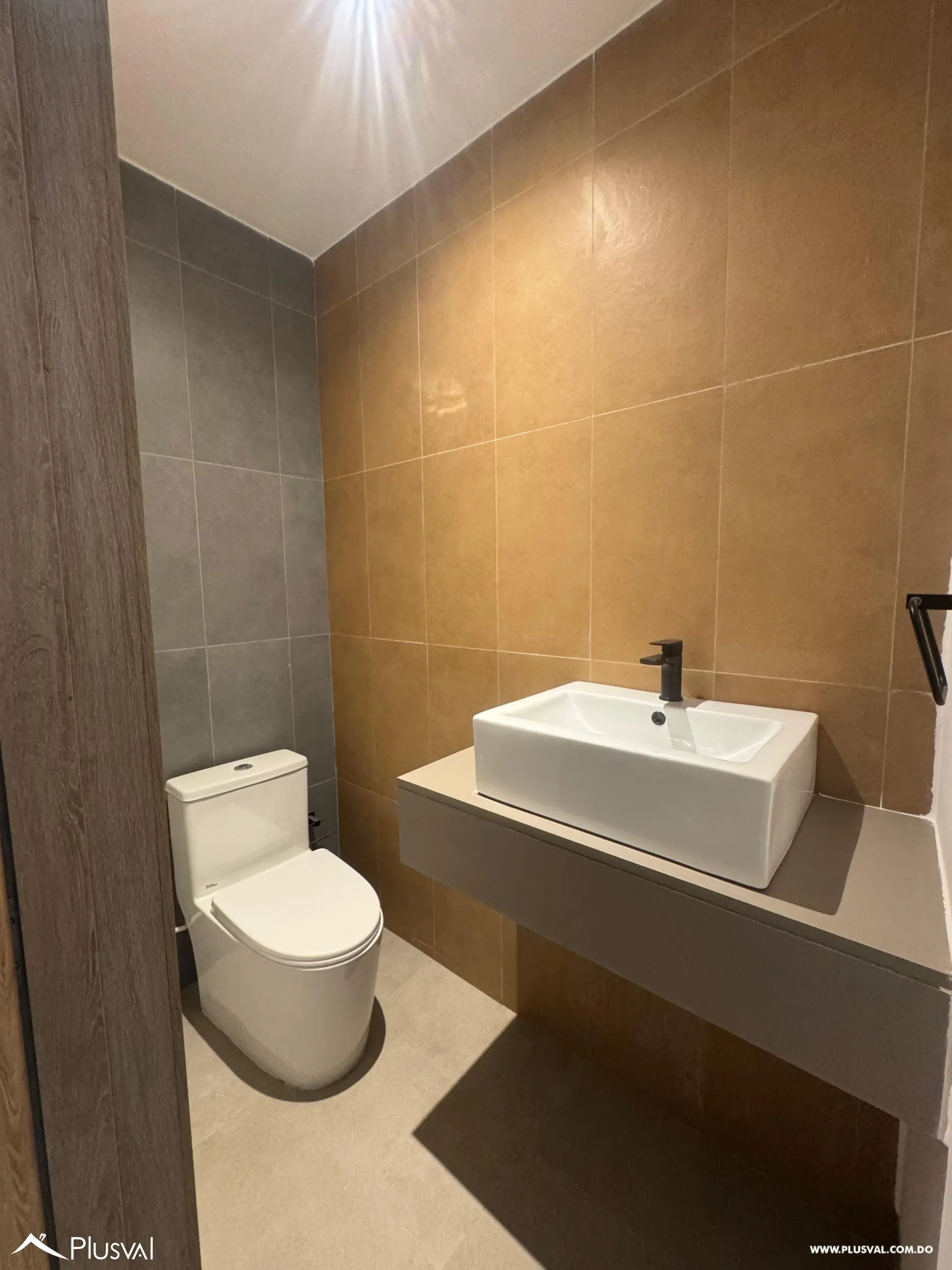 Apartamento de 2 habitaciones en alquiler en el exclusivo sector La Esmeralda. 469517