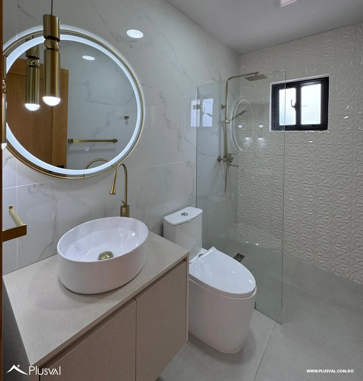 HERMOSA CASA CON PICUZZI Y PATIO EN BRISAS A SOLO 5 MINUTOS DEL DOWNTOWN 478021