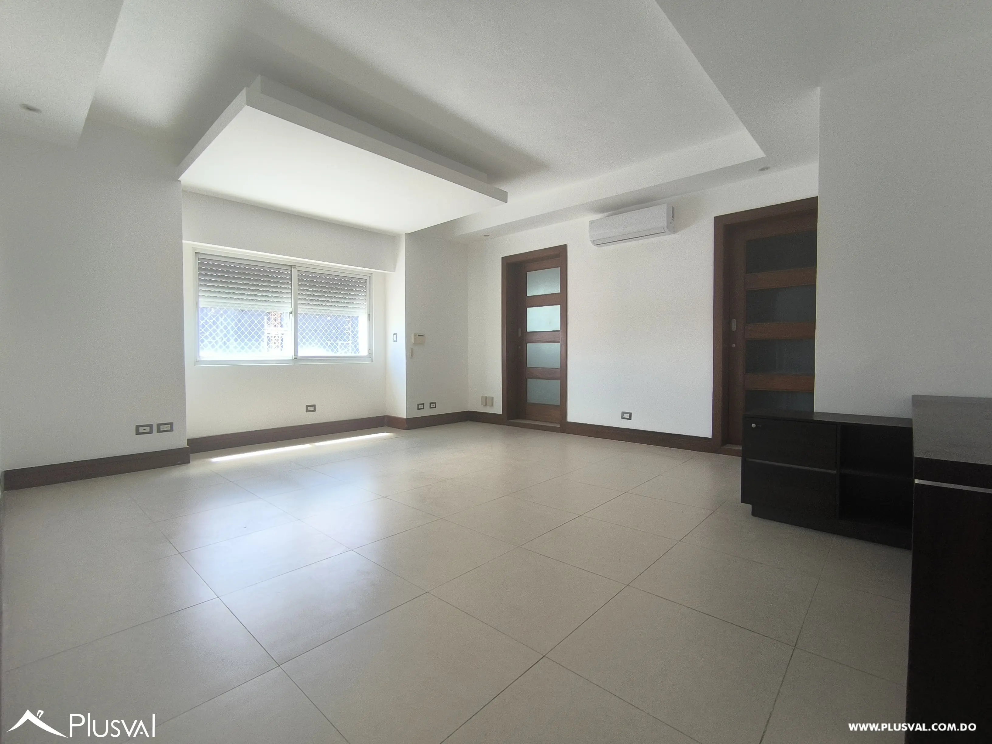 Apartamento de 3 Habitaciones con Terraza Privada en Alquiler en Evaristo Morales – Piso 11 466082