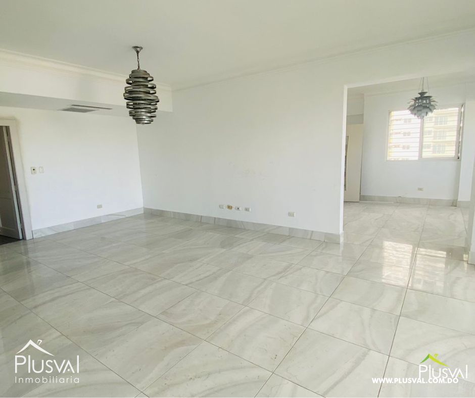 SE ALQUILA AMPLIO APARTAMENTO EN GAZCUE 246194