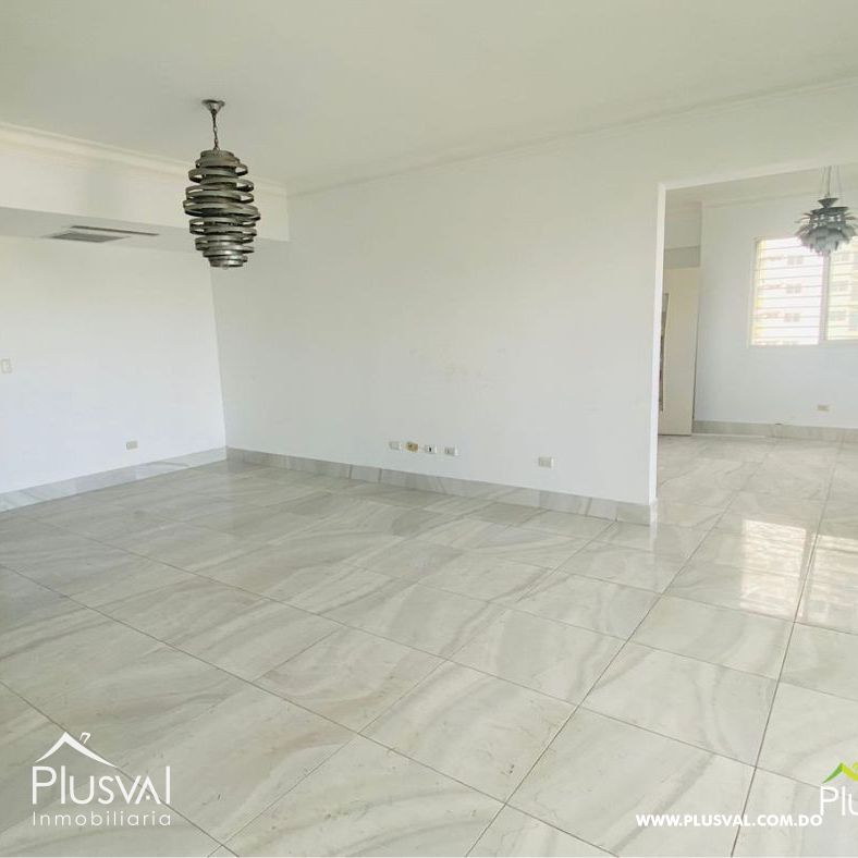 SE ALQUILA AMPLIO APARTAMENTO EN GAZCUE 246194