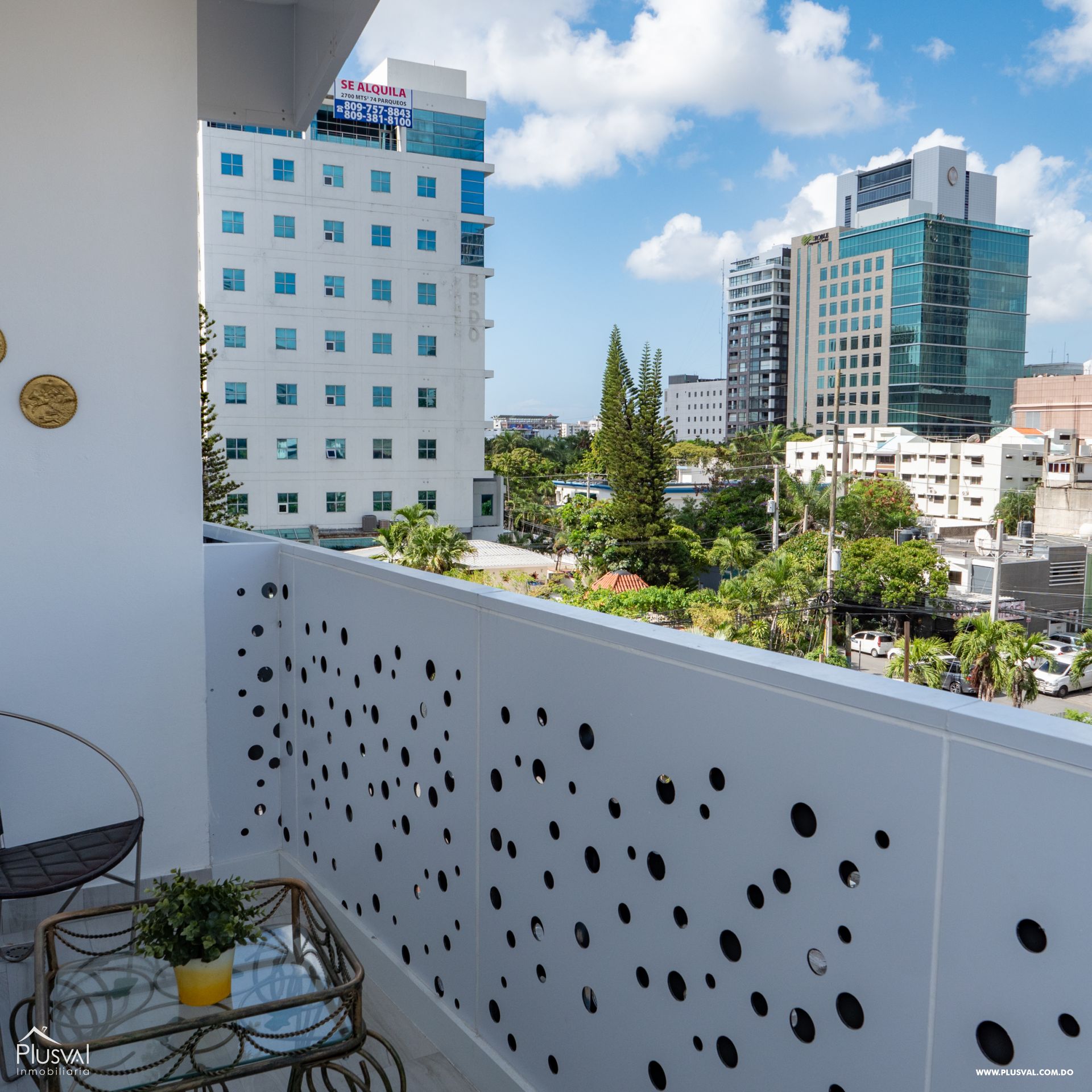 Apartamento en alquiler a corto plazo en Piantini. 215921