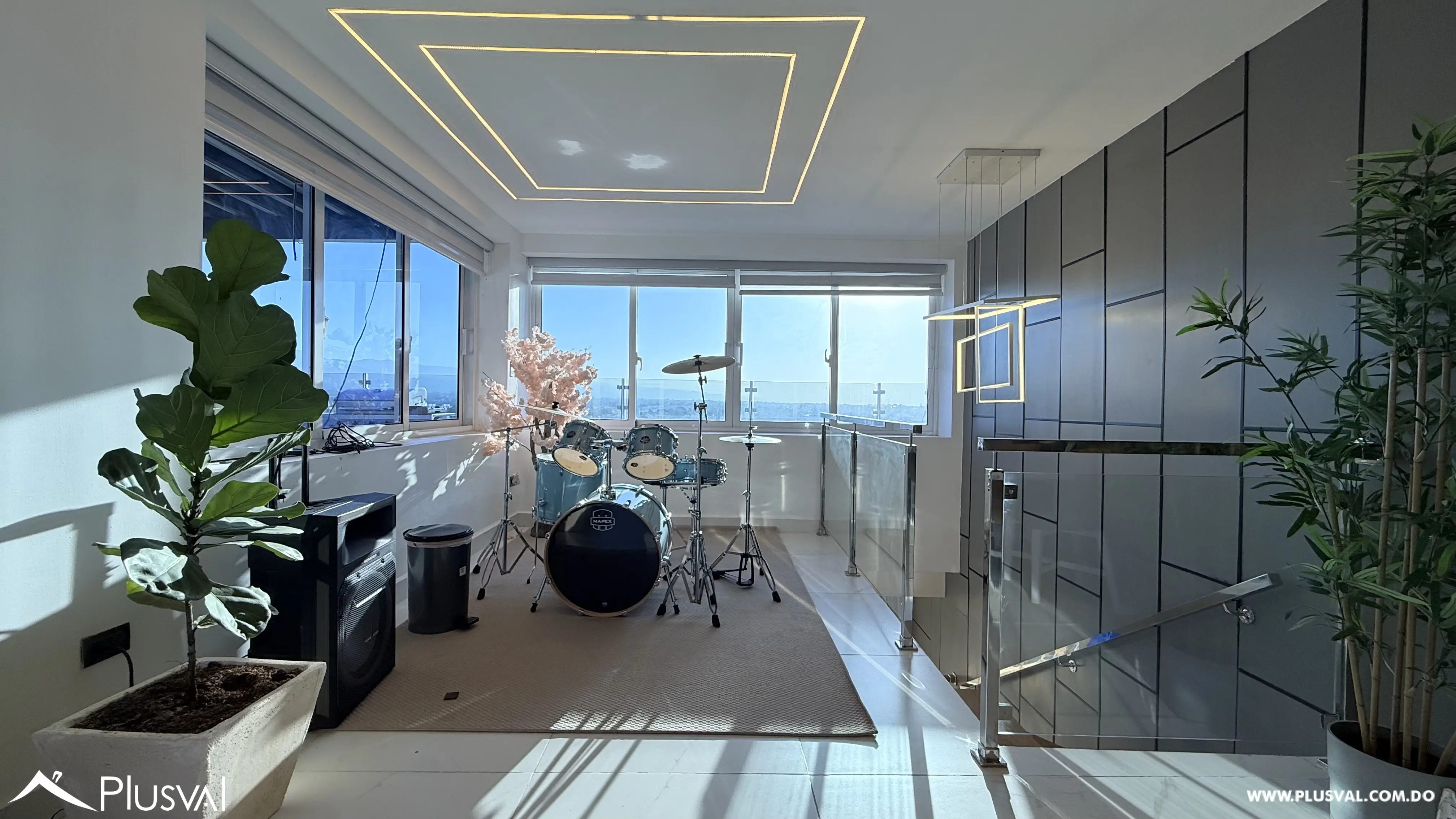 Penthouse en venta en Cerro Alto, Santiago de los Caballeros, con ascensor y 4 parqueos privados 487447