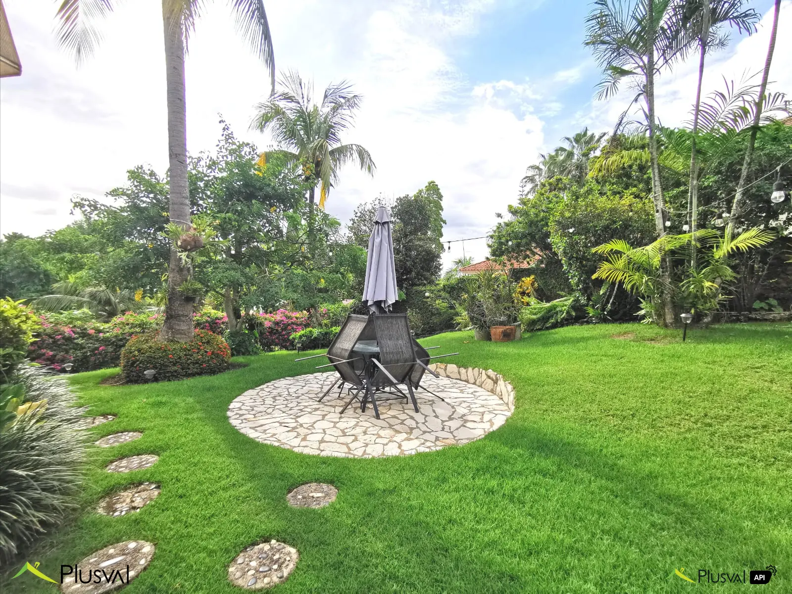 Se vende amplia casa en Altos de Arroyo Hondo II con patio 450332