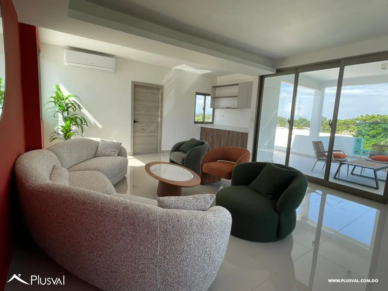 Apartamento en 1er Nivel con Tres Habitaciones y Family Room en La Vega 524713