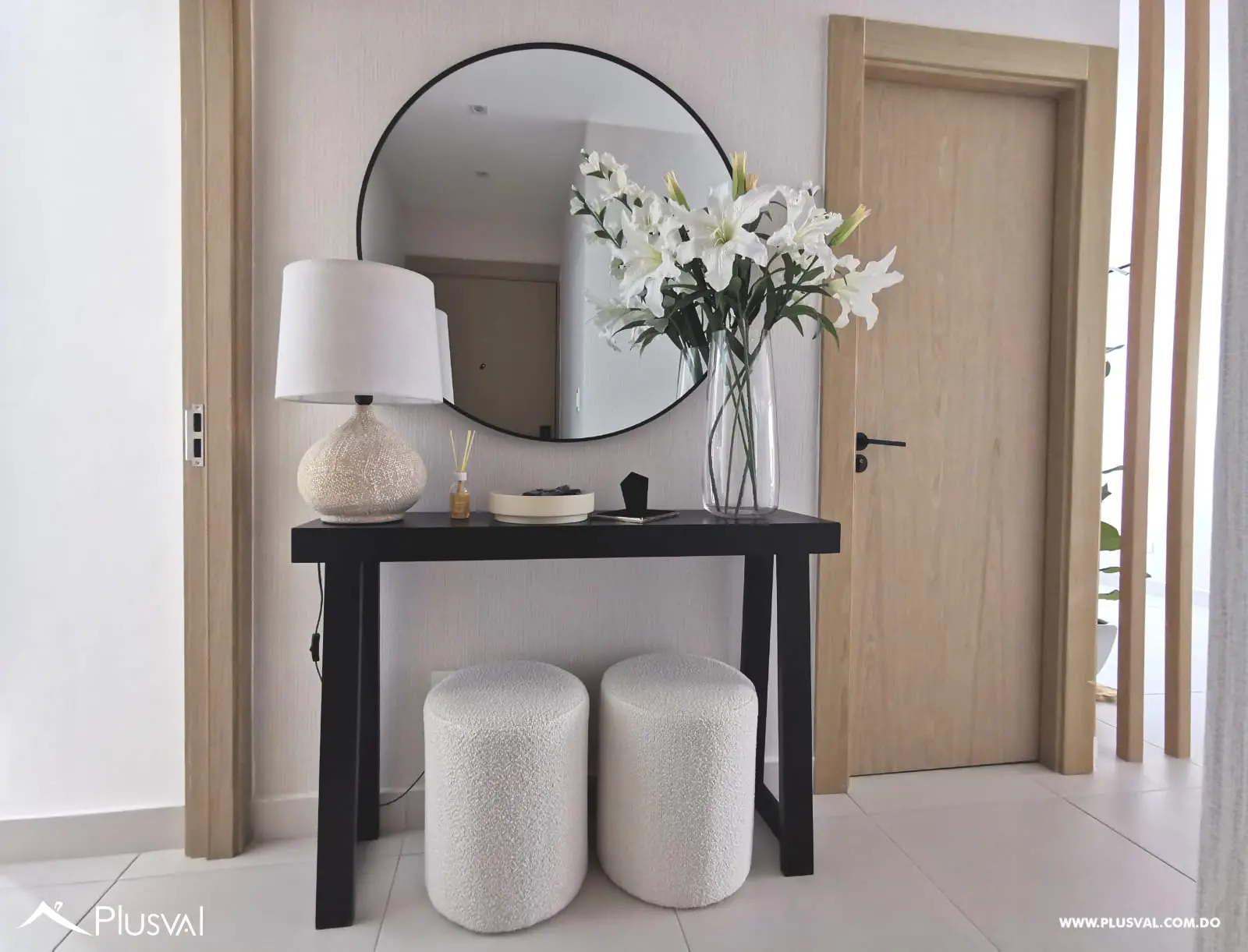 Excelente apartamento en venta en piso alto en Naco 461015