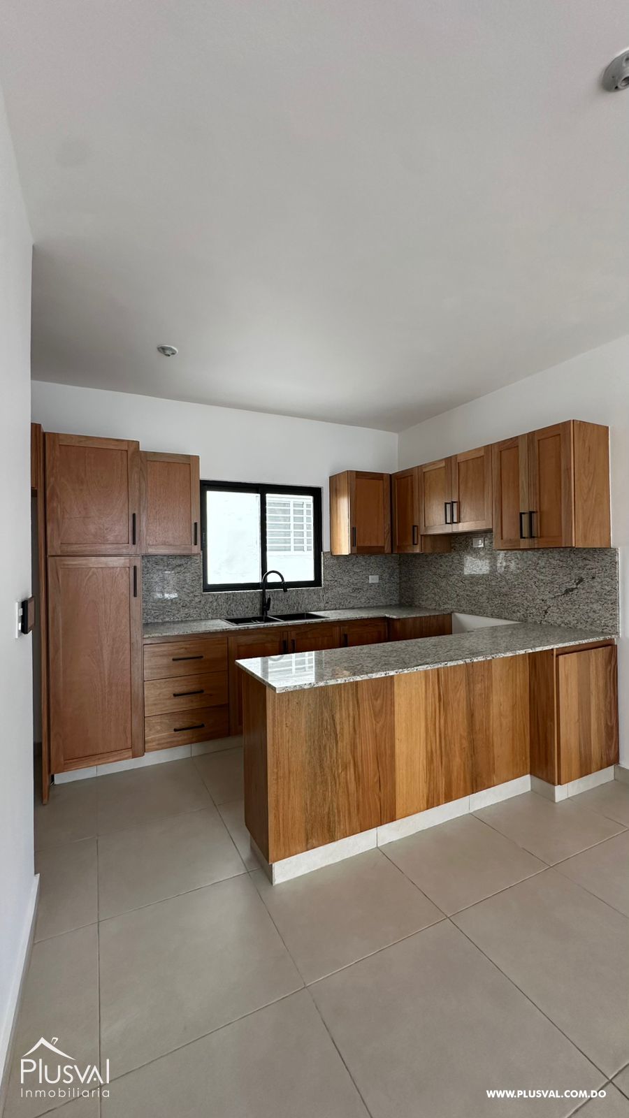 Apartamento en Alquiler Nuevo a Estrenar en EL Embrujo III 502677