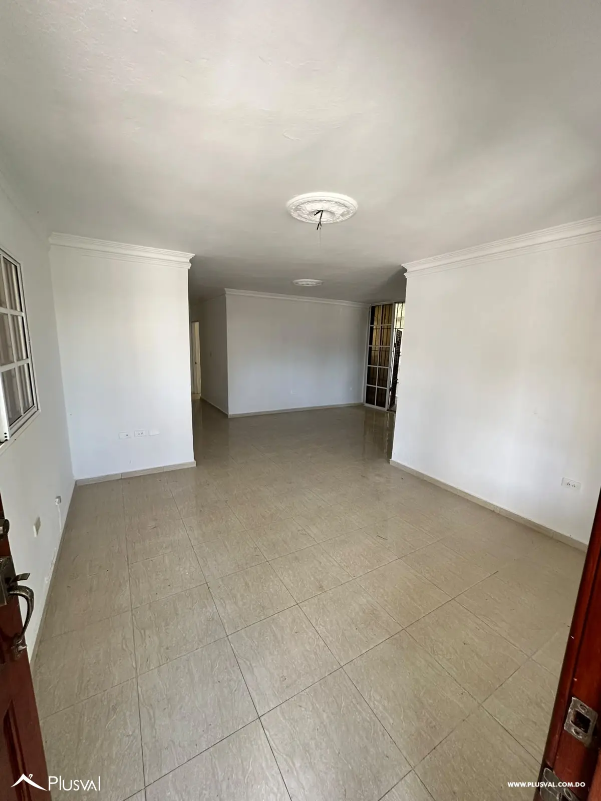 San Isidro - Casa de 1 nivel con amplio patio y área verde 530214
