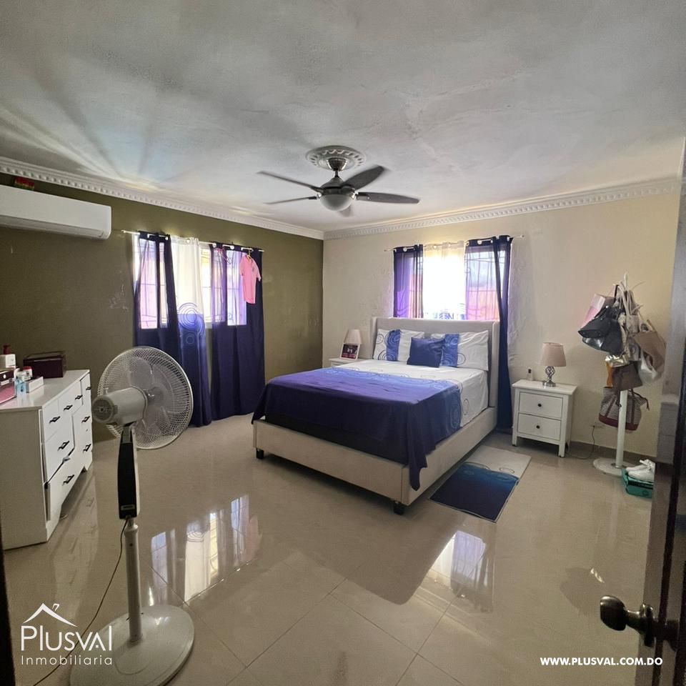 Casa en venta en Santo Domingo Este, mas una segunda casa con jacuzzi en el segundo piso. 381784